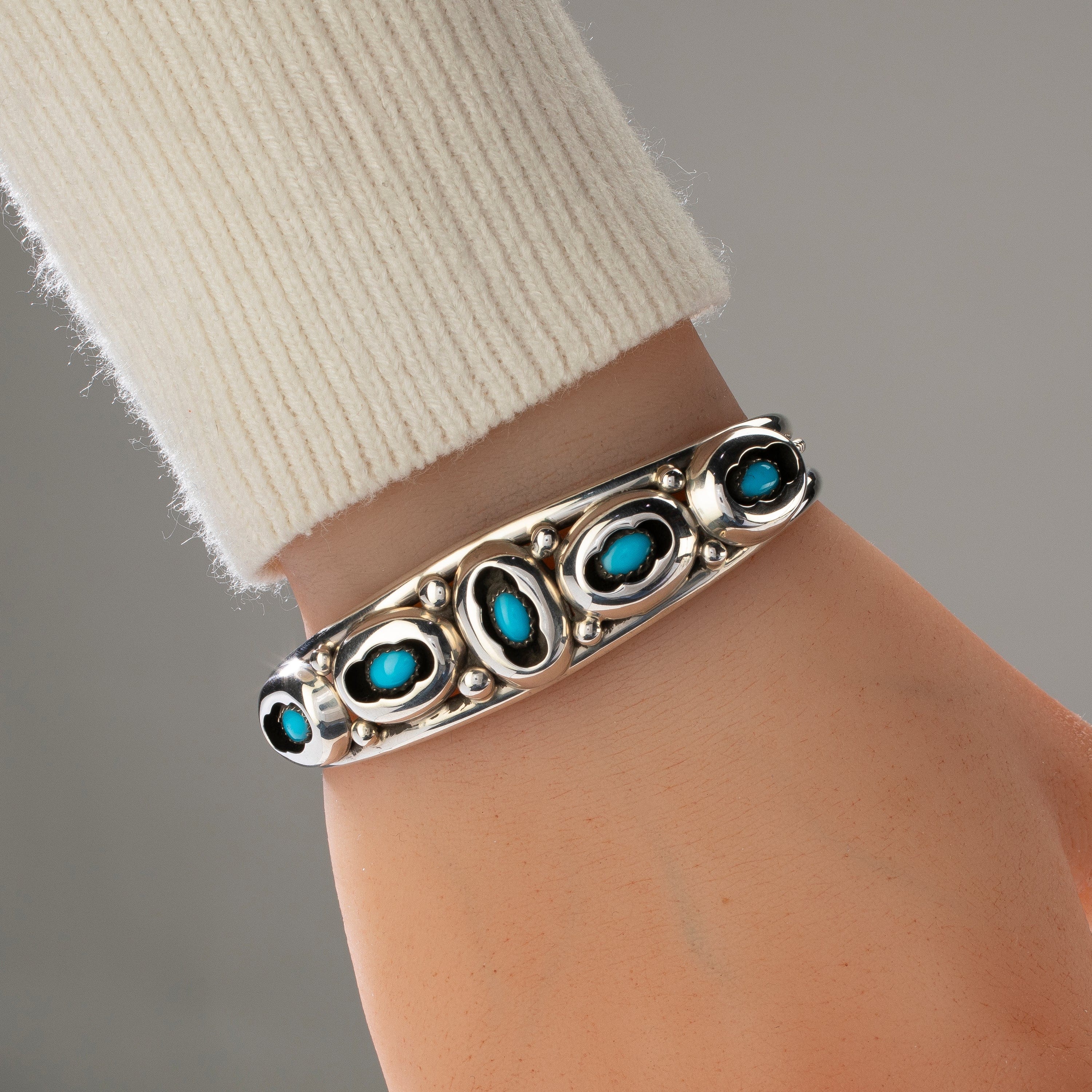 Kalifano Native American Jewelry Kathleen Chavez Sleeping Beauty Turquoise Navajo USA Native American Made 925 Sterling Silver Cuff NAB800.010
