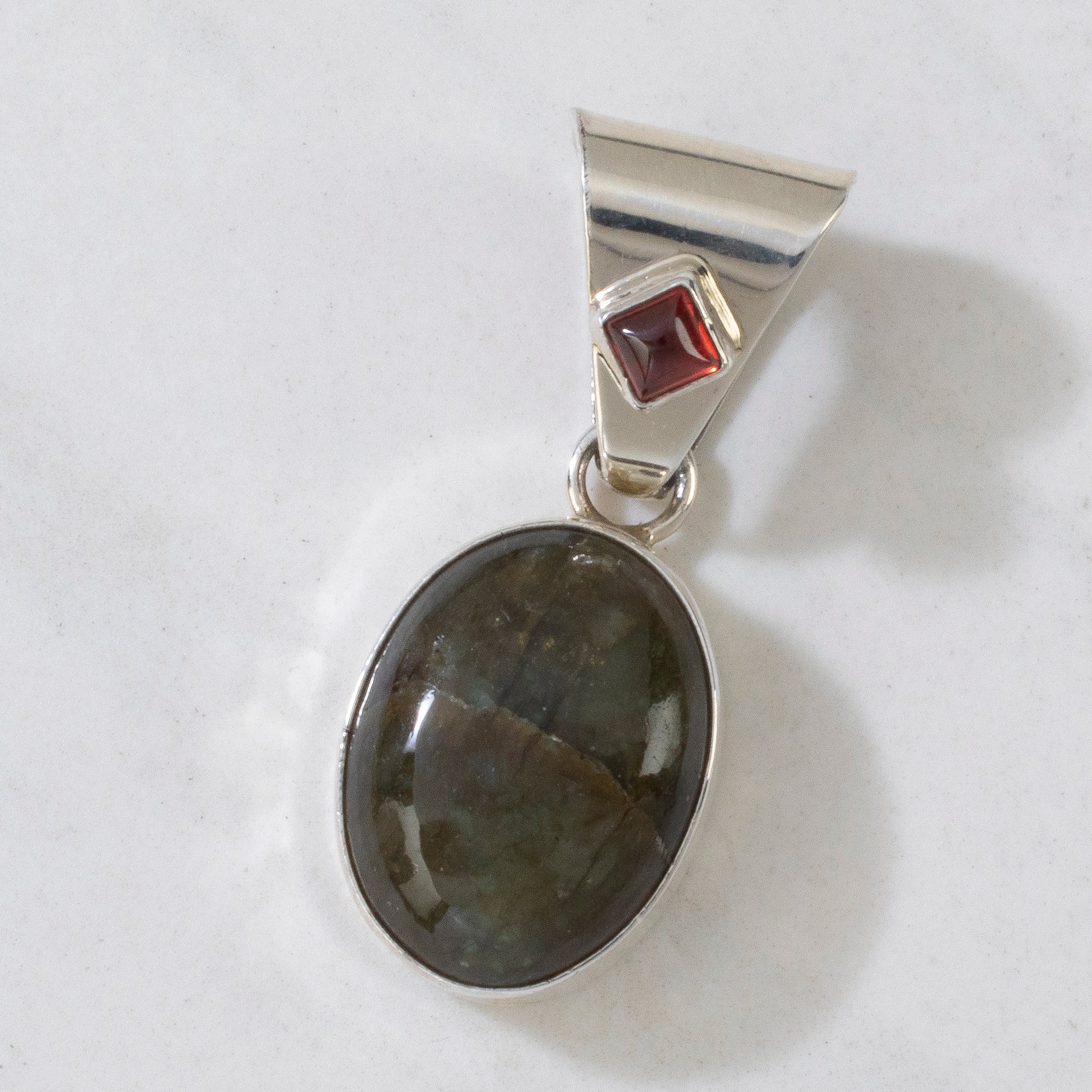 Kalifano Native American Jewelry Labradorite & Amber Navajo USA Native American Made 925 Sterling Silver Pendant NAN300.012