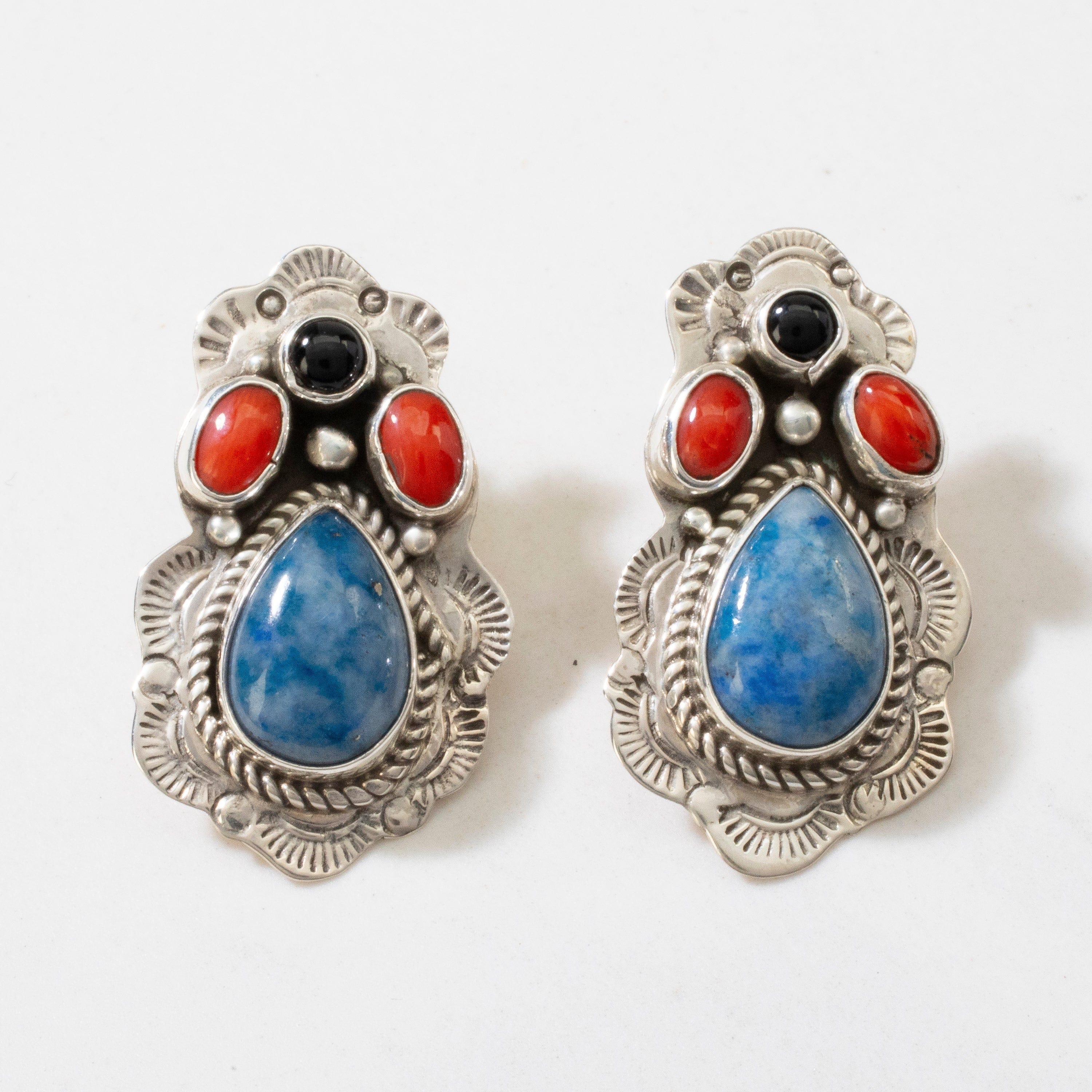 Kalifano Native American Jewelry Lapis, Red Coral, & Black Onyx Navajo USA Native American Made 925 Sterling Silver Earrings with Stud Backing NAE500.011