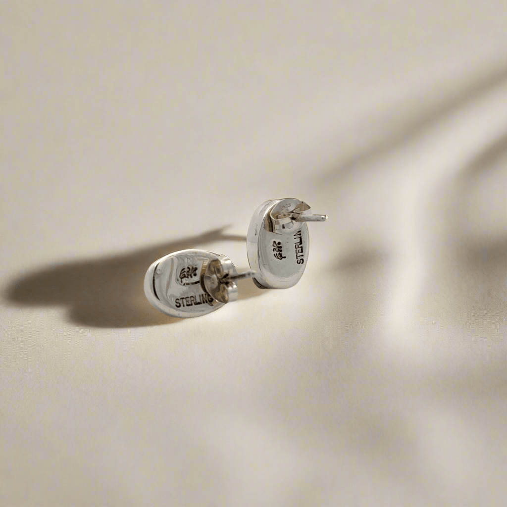 Kalifano Native American Jewelry Oval USA Native American Made 925 Sterling Silver Earrings with Stud Backing NAE200.024