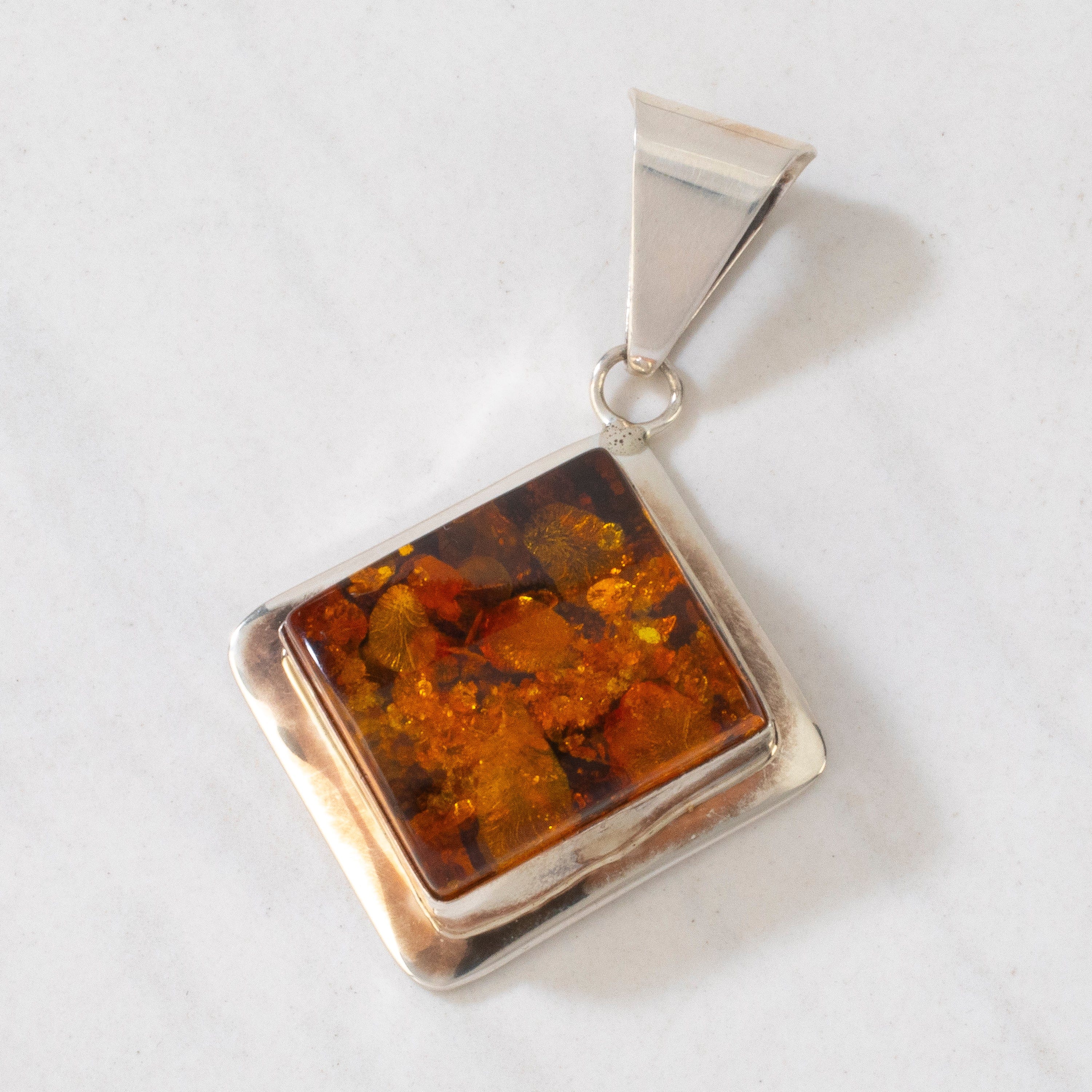 Kalifano Native American Jewelry Paul Livingston Amber Navajo USA Native American Made 925 Sterling Silver NAN450.013