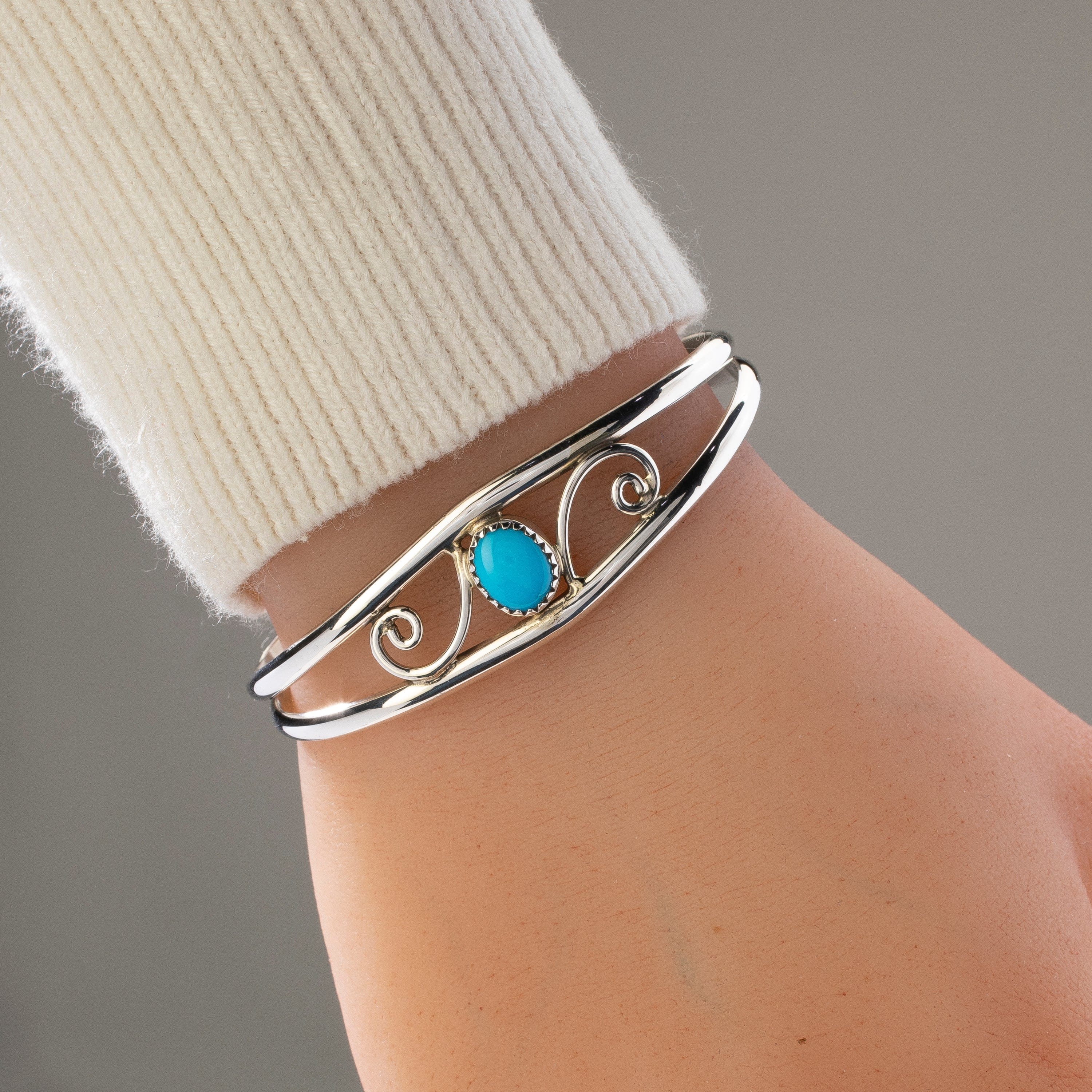 Kalifano Native American Jewelry Sleeping Beauty Turquoise Navajo USA Native American Made 925 Sterling Silver Cuff NAB500.013