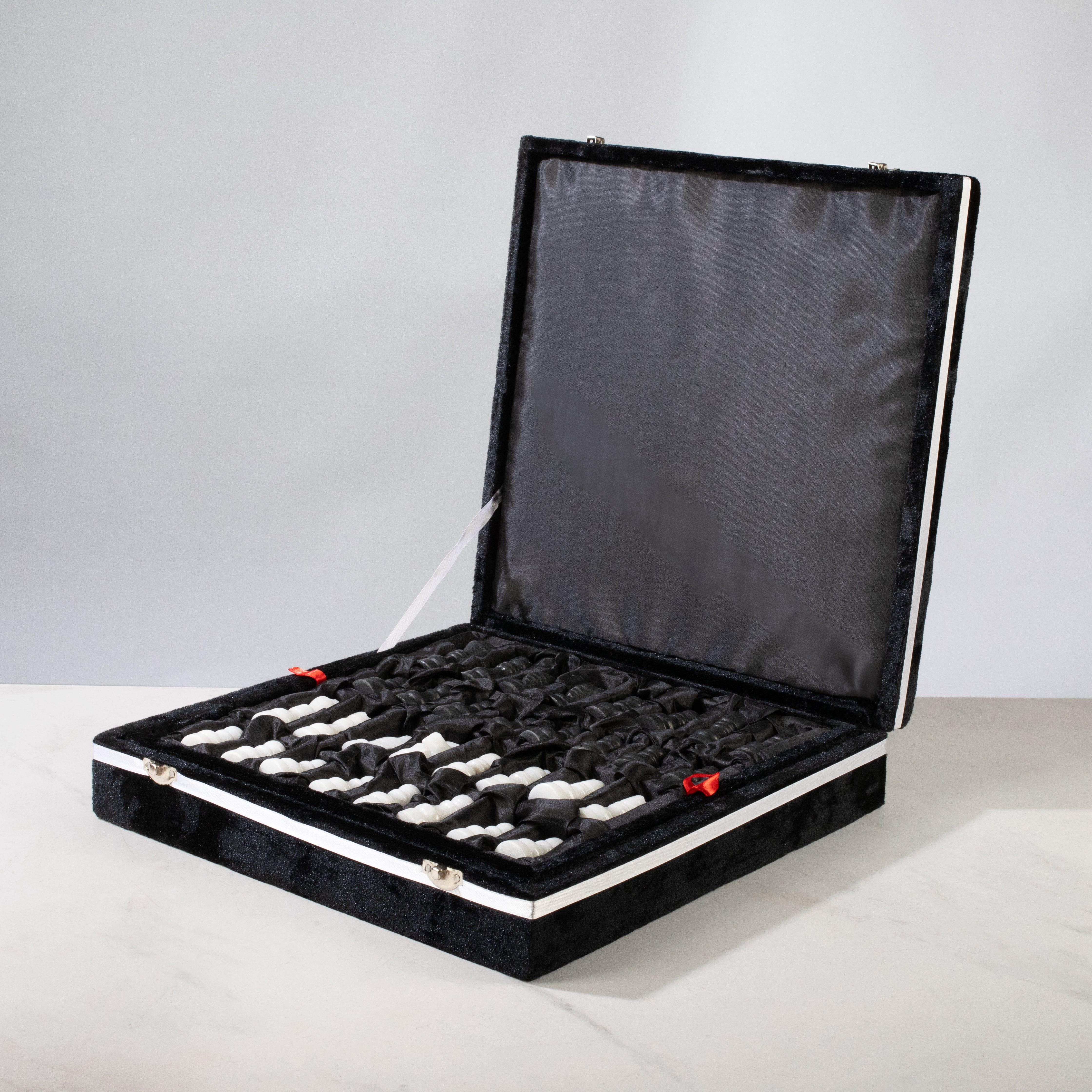 KALIFANO Pakistan Onyx Black Onyx Chess Set PON-CS12X12-B