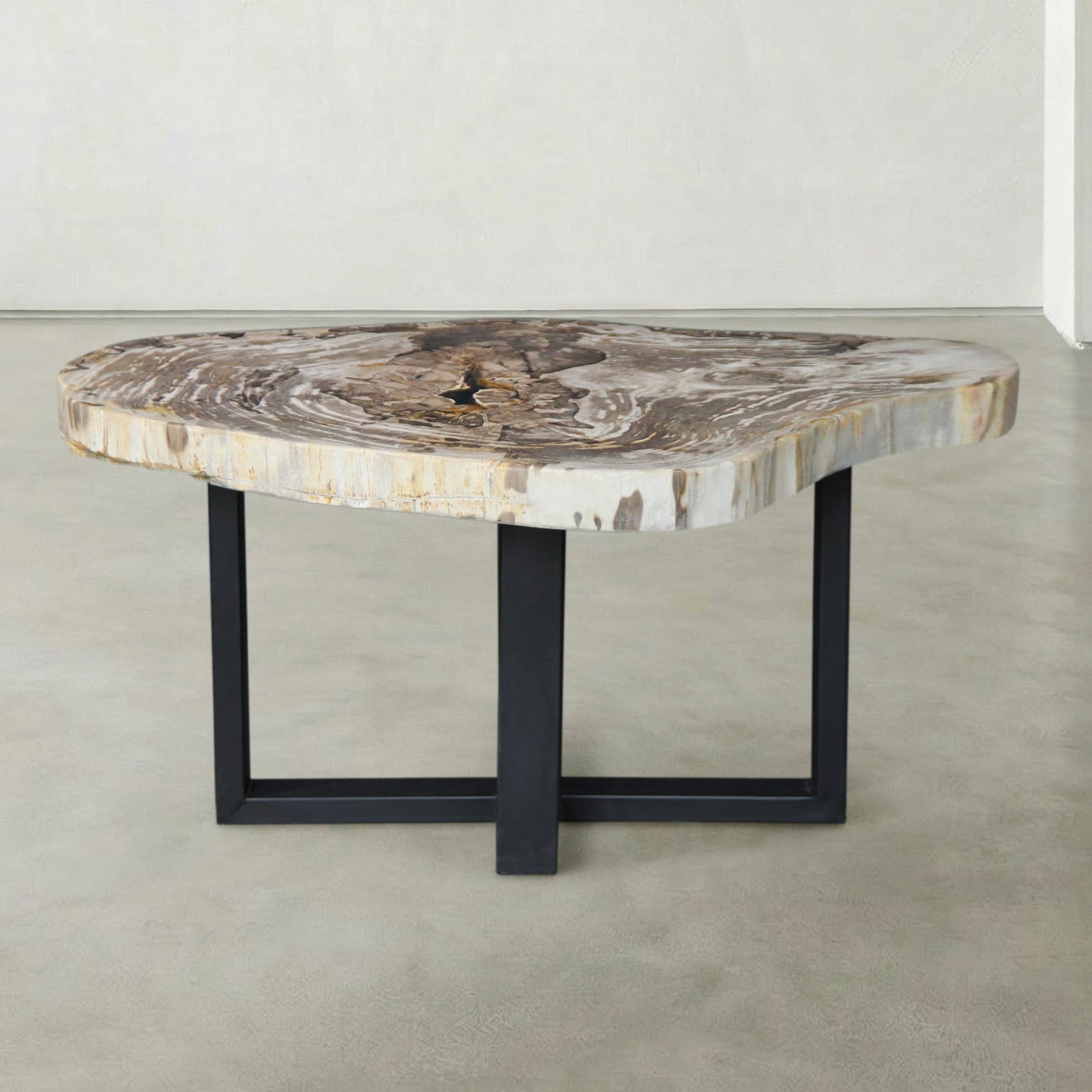 Kalifano Petrified Wood Natural Petrified Wood Round Slab Coffee Table from Indonesia - 35" / 111 lbs PWT4500.004