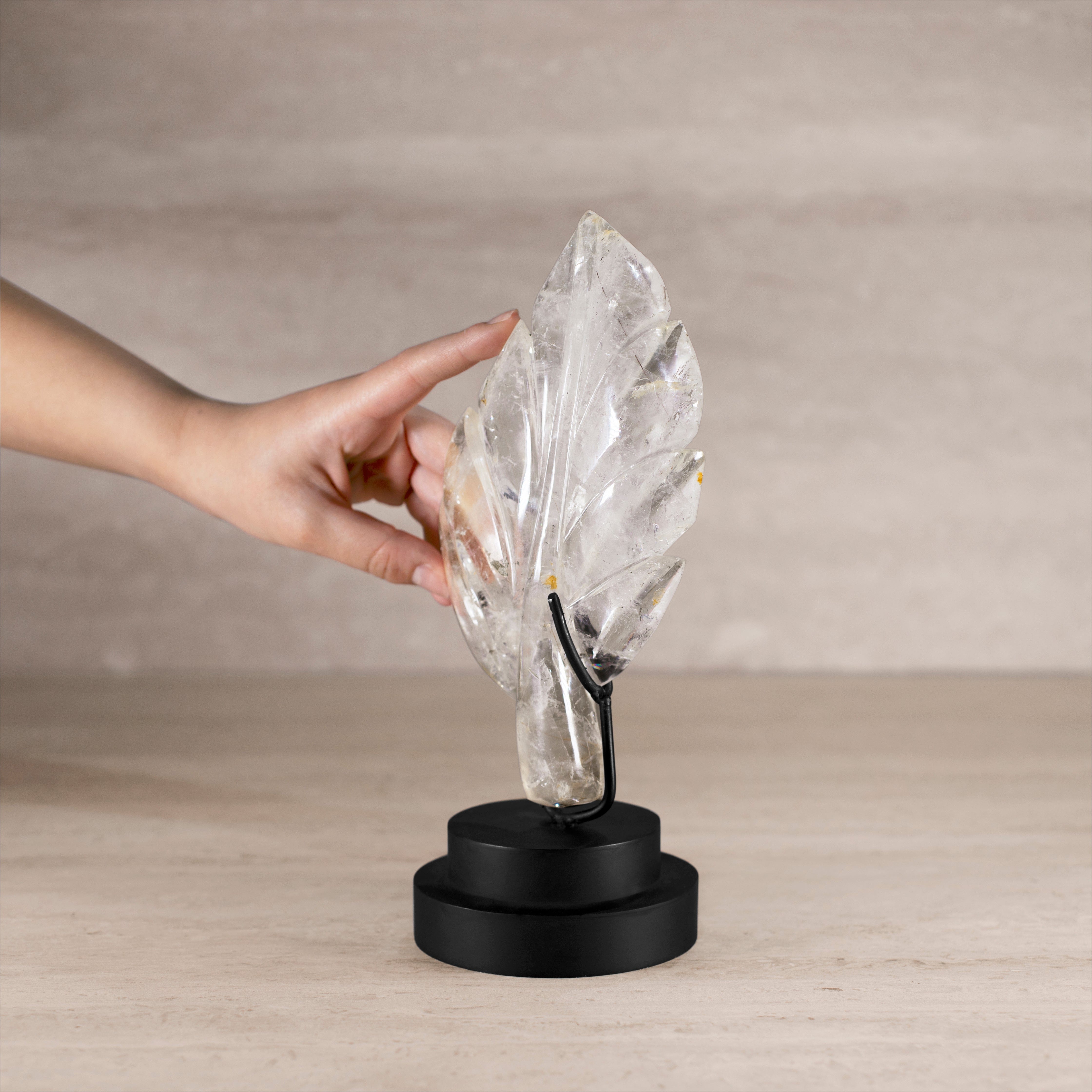 KALIFANO Quartz Natural Brazilian Quartz Leaf on Custom Stand - 10.25" / 660 g QZ10000.002