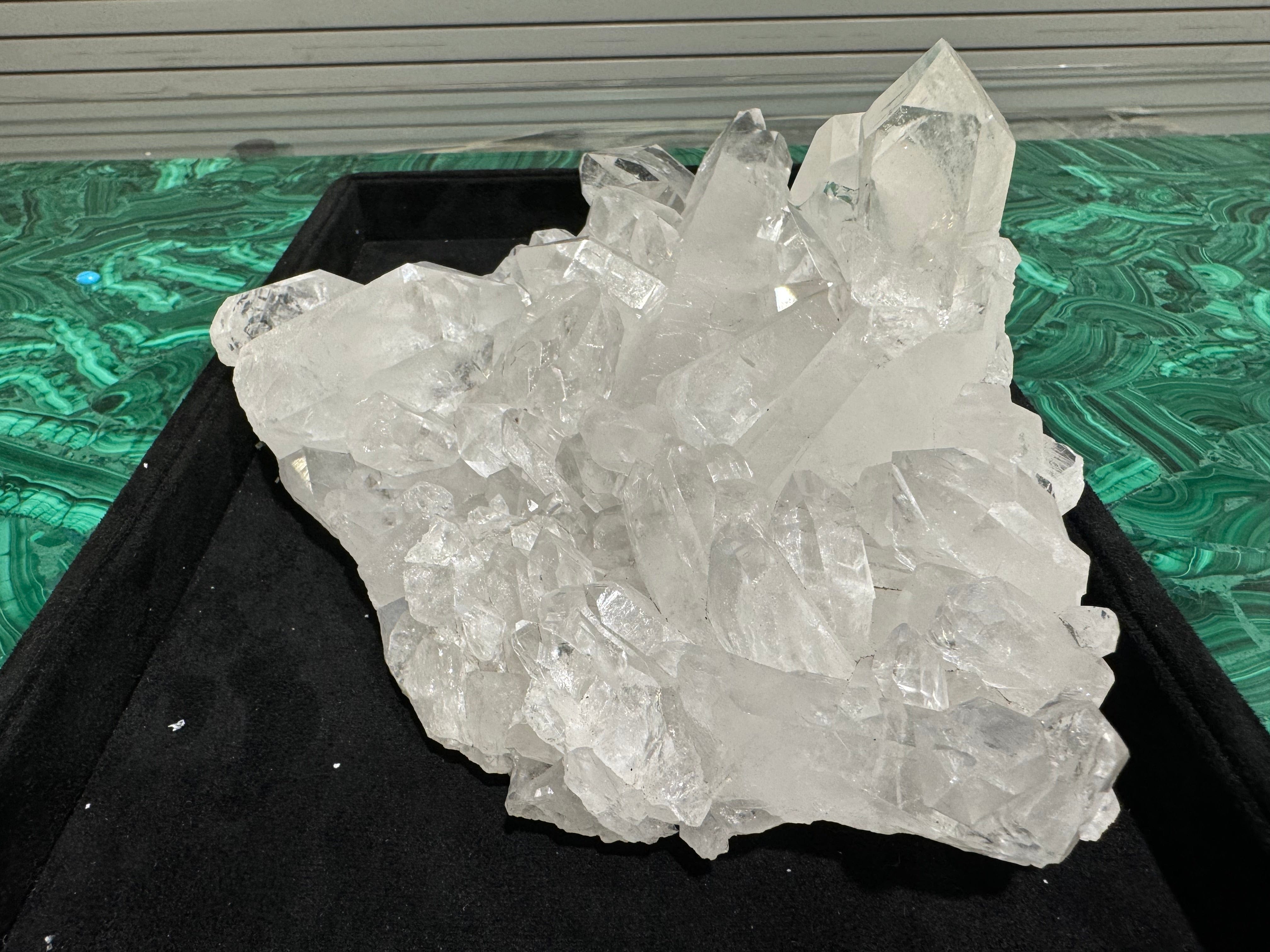 Kalifano Quartz Natural Clear Quartz Cluster 9.5" (AA800.003 -- 241mm W x 90mm H (178mm L) QC4200.002