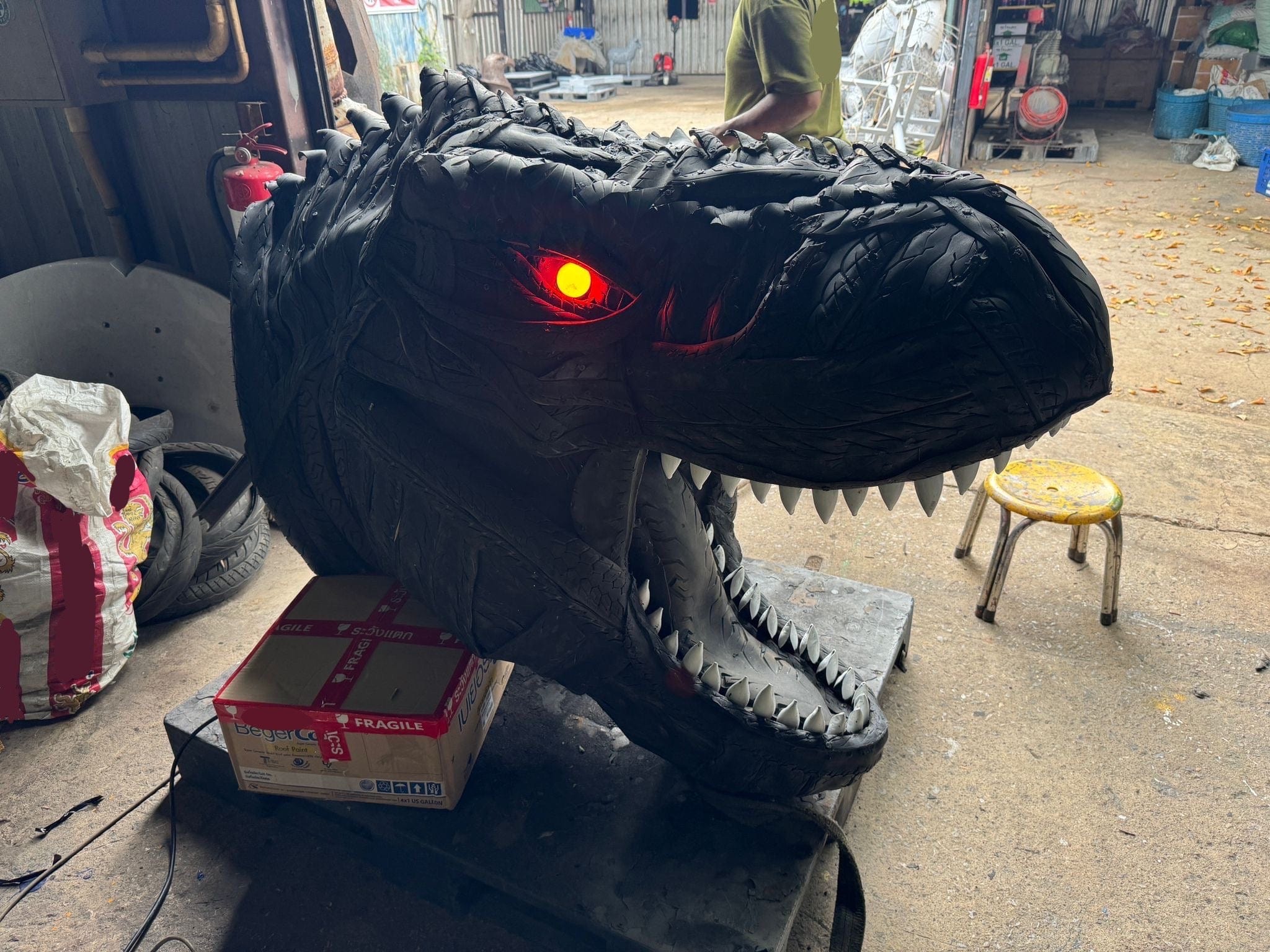 Kalifano Recycled Metal Art 18ft T-Rex Tire Art Sculpture RMS-TREXTIRE600-K