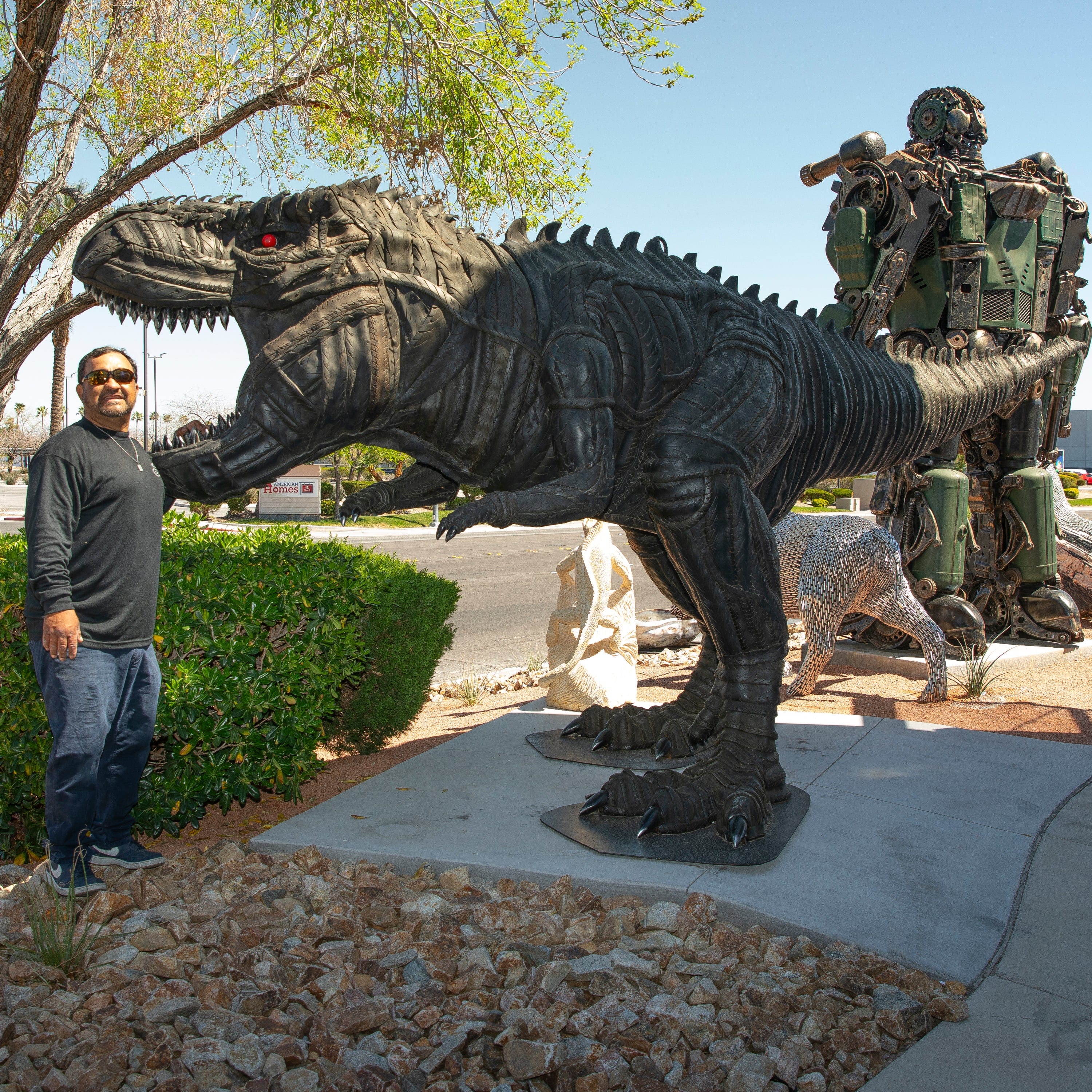 Kalifano Recycled Metal Art 18ft T-Rex Tire Art Sculpture RMS-TREXTIRE600-K