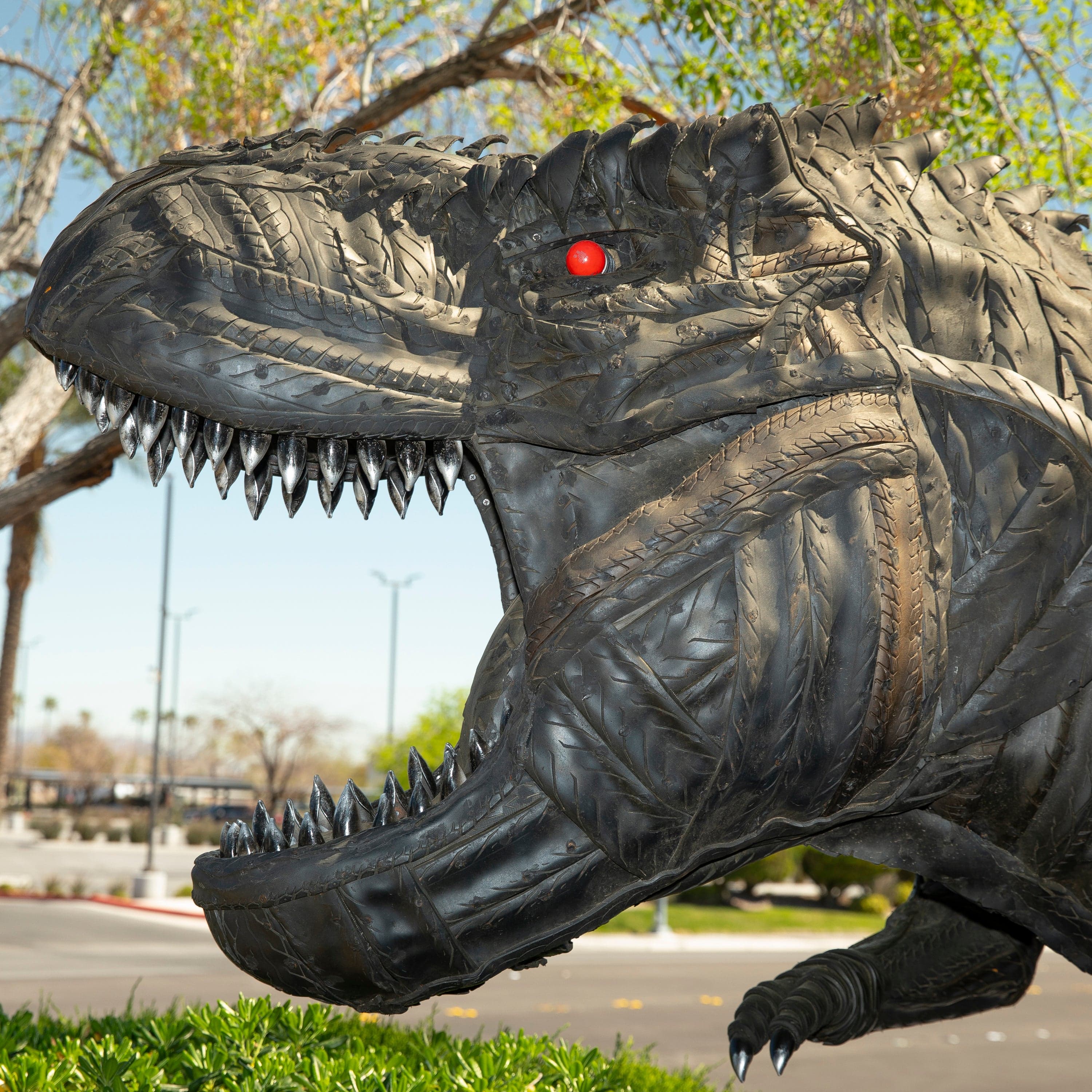 Kalifano Recycled Metal Art 18ft T-Rex Tire Art Sculpture RMS-TREXTIRE600-K
