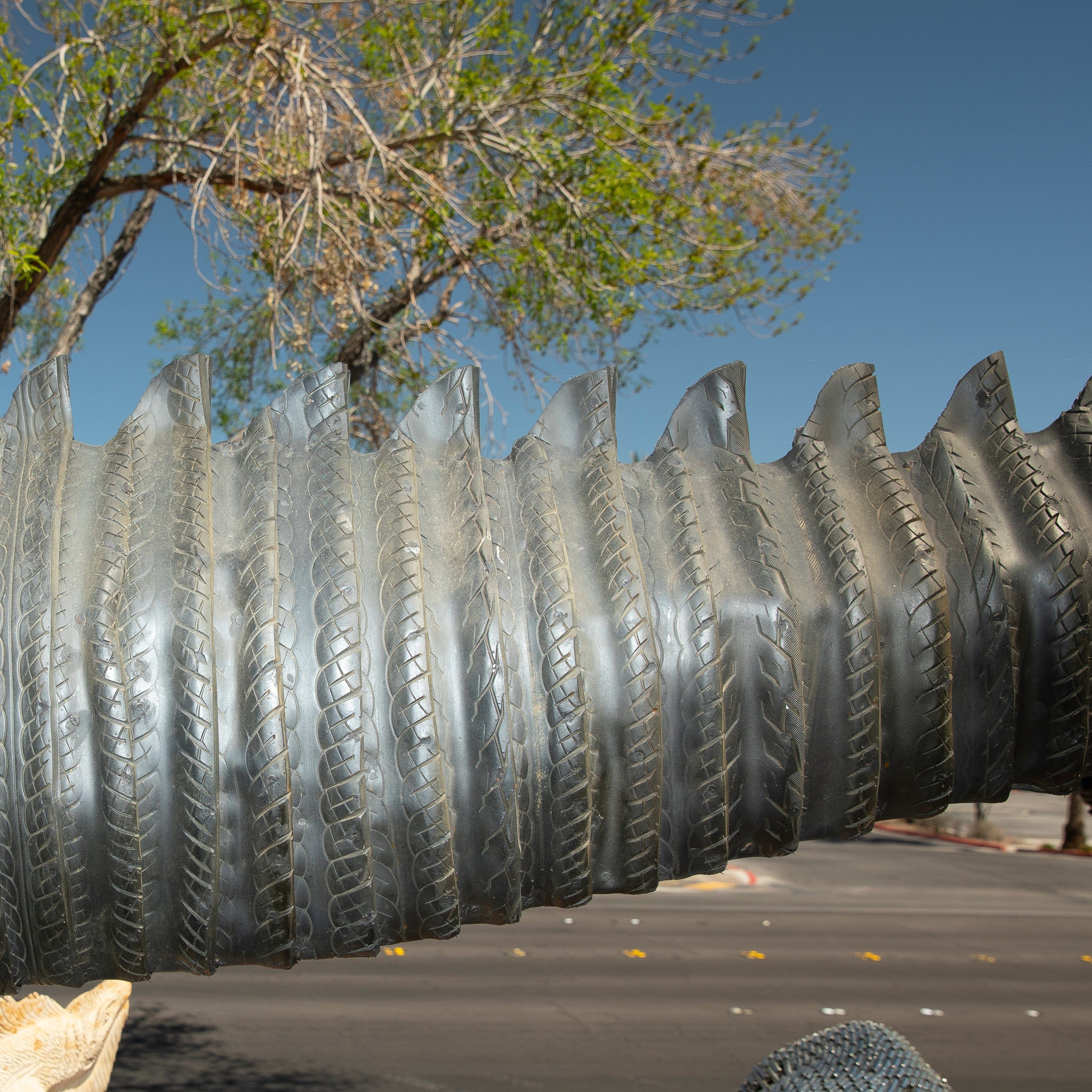 Kalifano Recycled Metal Art 18ft T-Rex Tire Art Sculpture RMS-TREXTIRE600-K