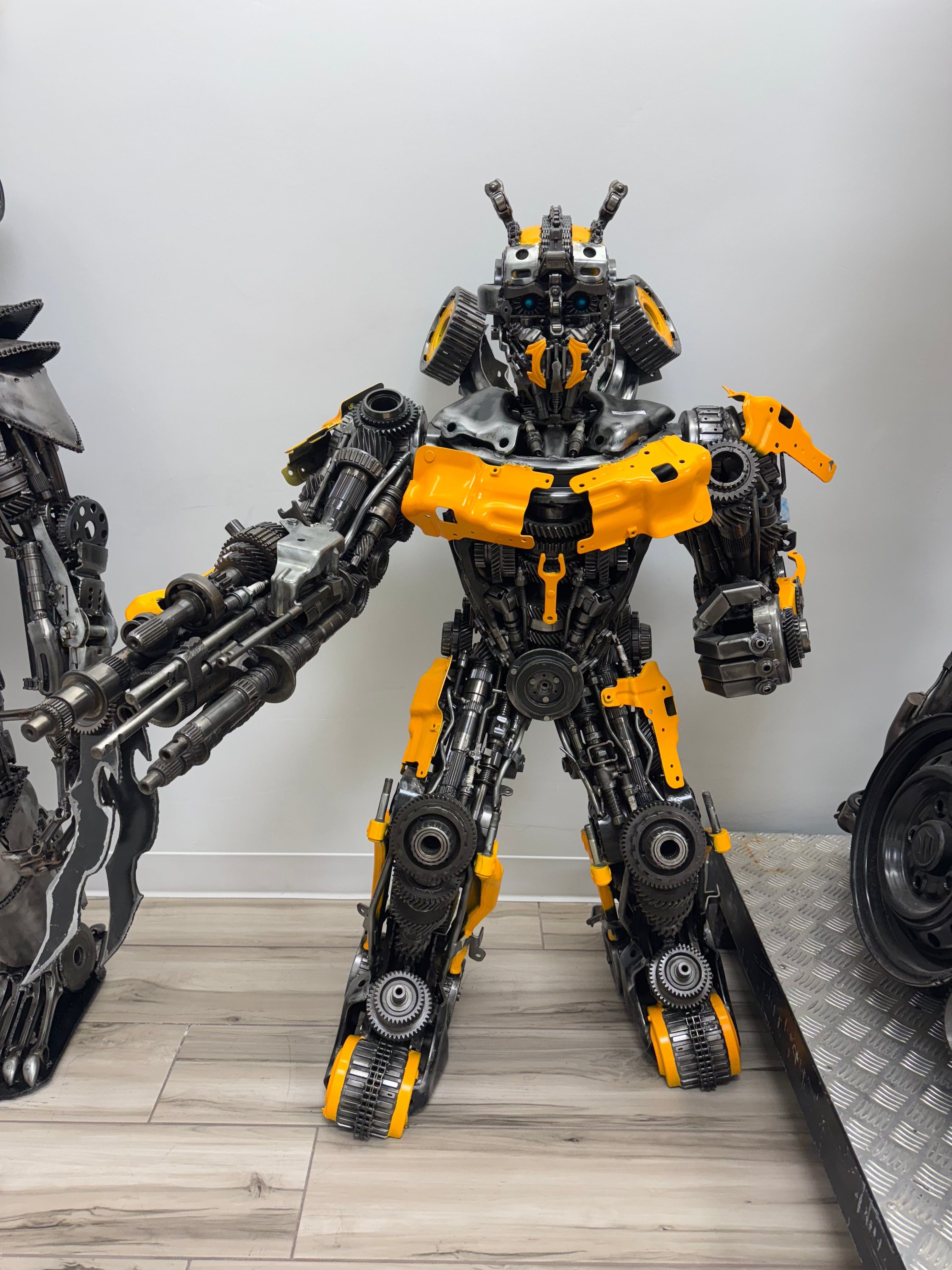 Kalifano Recycled Metal Art 55" Bumblebee Inspired Recycled Metal Art Sculpture RMS-BB140-S13