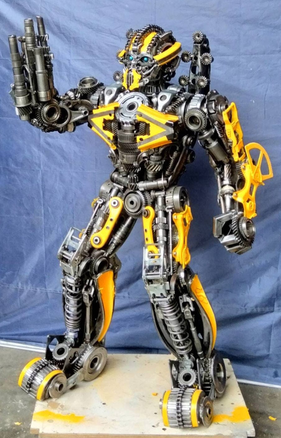 Kalifano Recycled Metal Art 55" Bumblebee Inspired Recycled Metal Art Sculpture RMS-BB140-S32