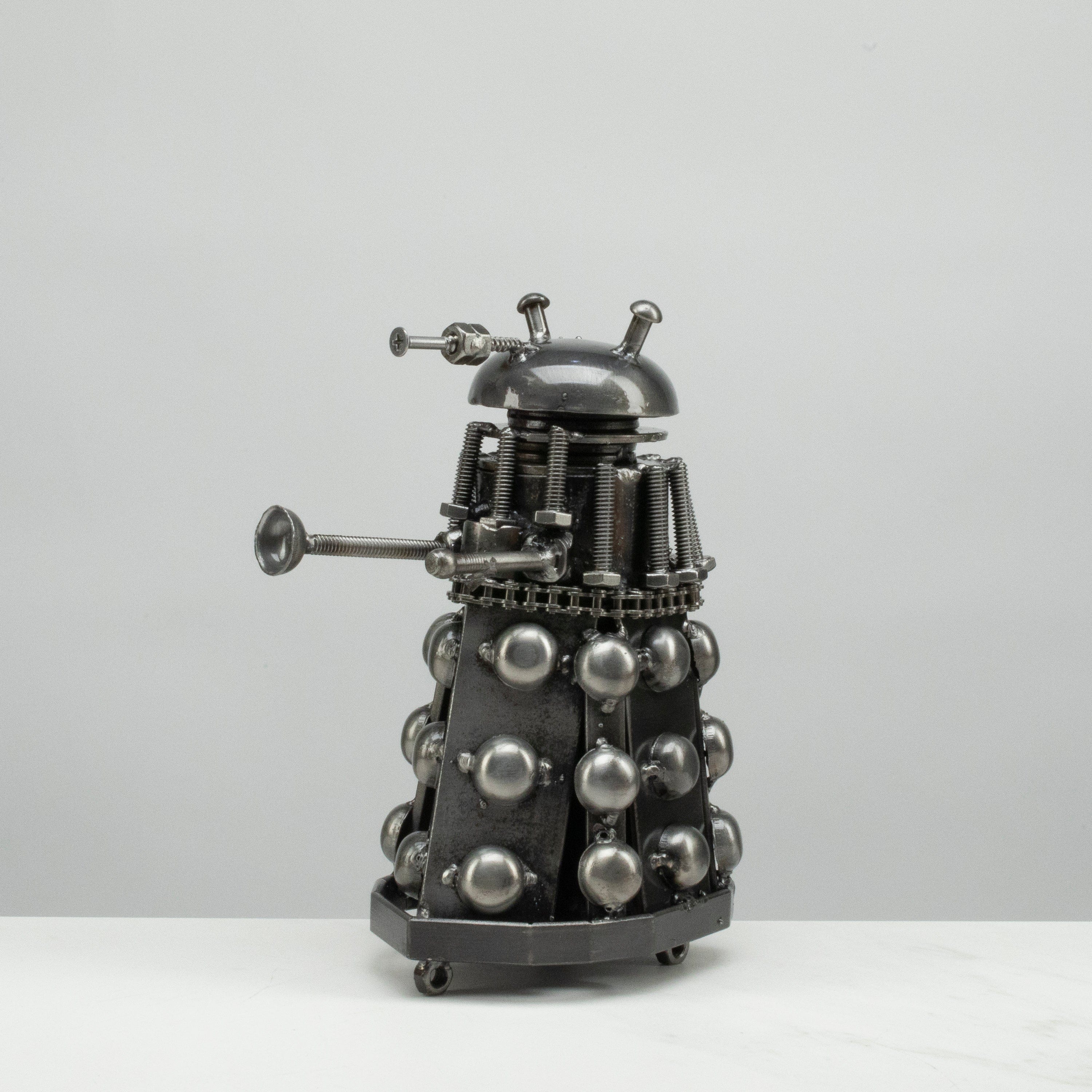 Kalifano Recycled Metal Art Big Dalex Inspired Recycled Metal Sculpture RMS-450D-N