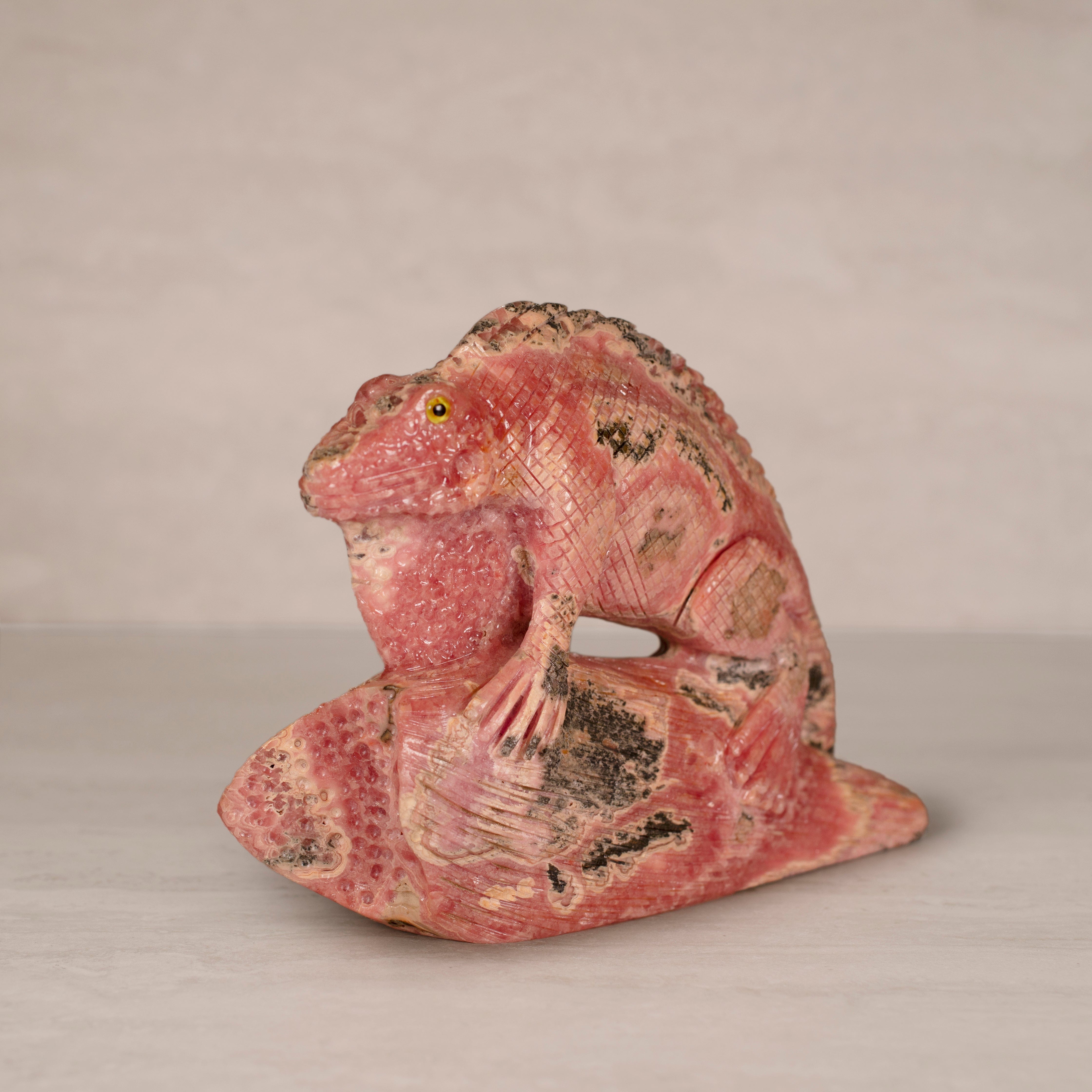 Kalifano Rhodochrosite Rhodochrosite Iguana Carving from Argentina - 7.5" / 1,860 g RC14400.002