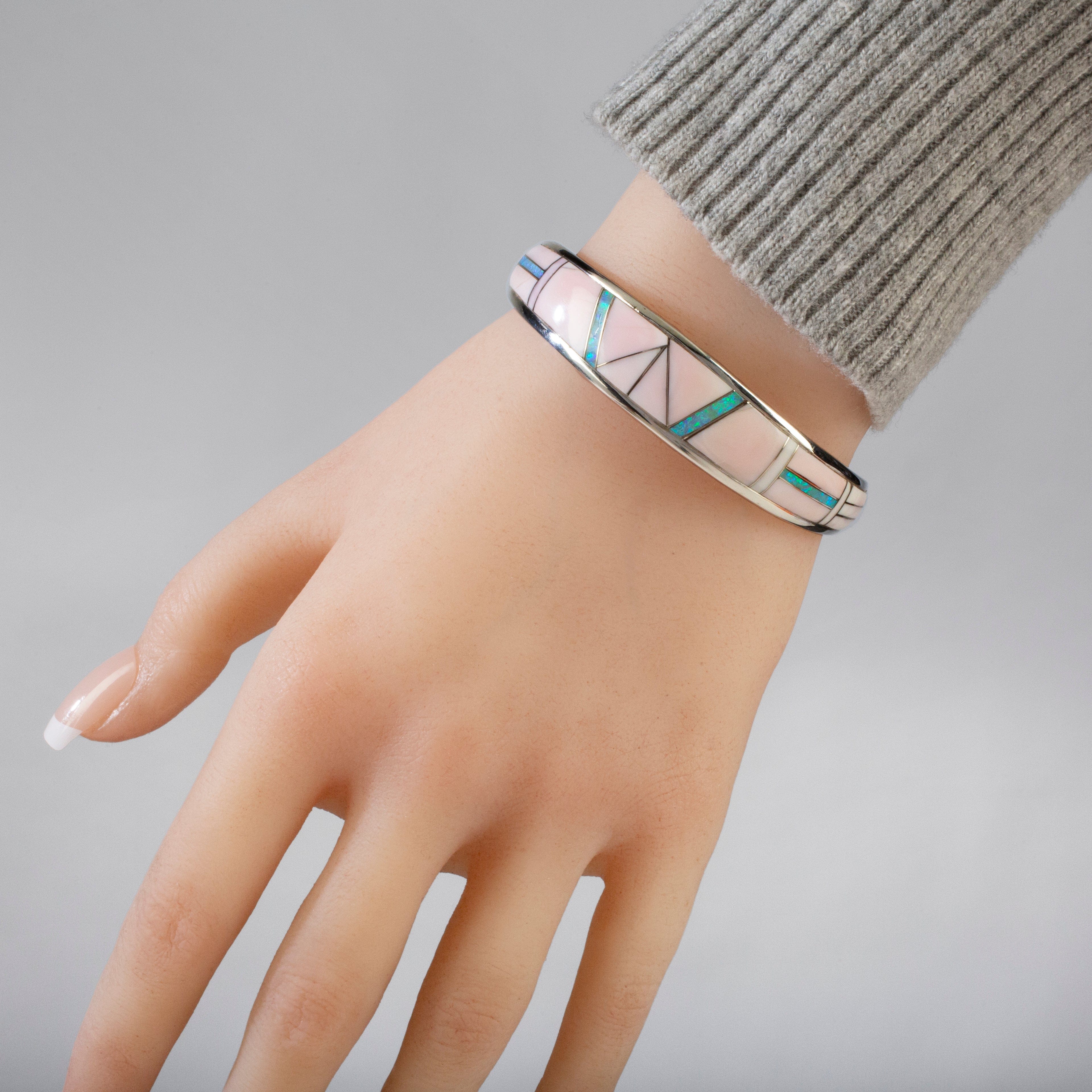Kalifano Southwest Silver Jewelry Pink Conch Shell & Opal USA Handmade 925 Sterling Silver Cuff NMB.0691L.PC