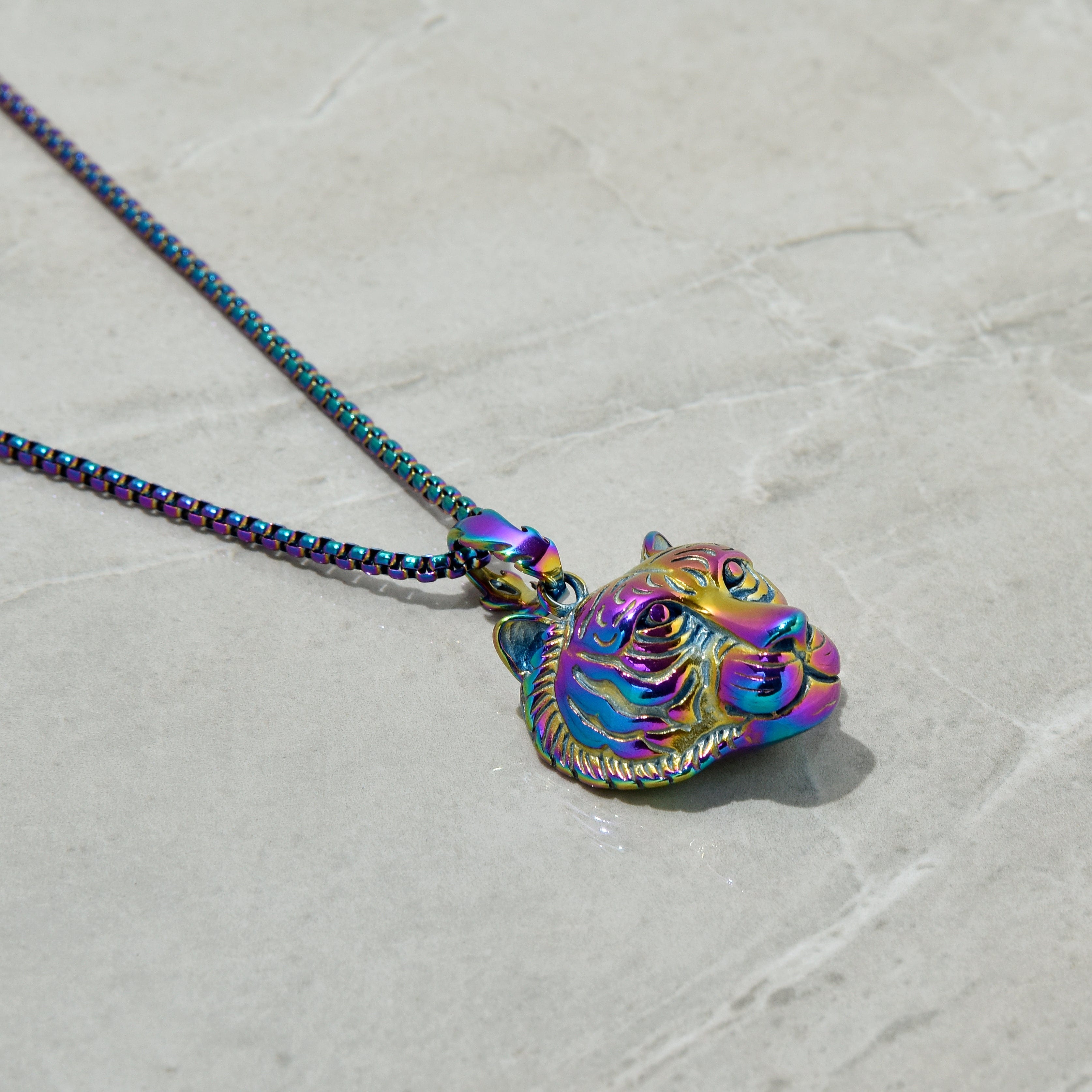 Kalifano Steel Hearts Jewelry Aurora Borealis Tiger Steel Hearts Necklace SHN521-AB