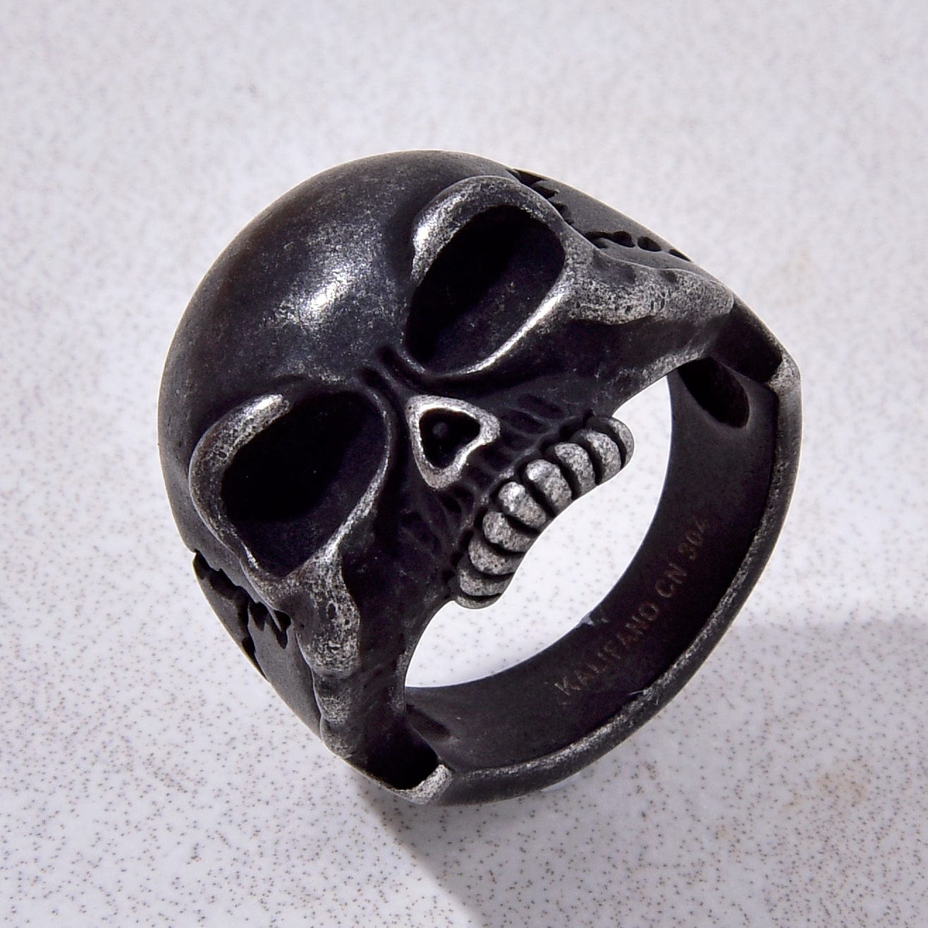 Kalifano Steel Hearts Jewelry Black Classic Cast Skull Steel Hearts Ring