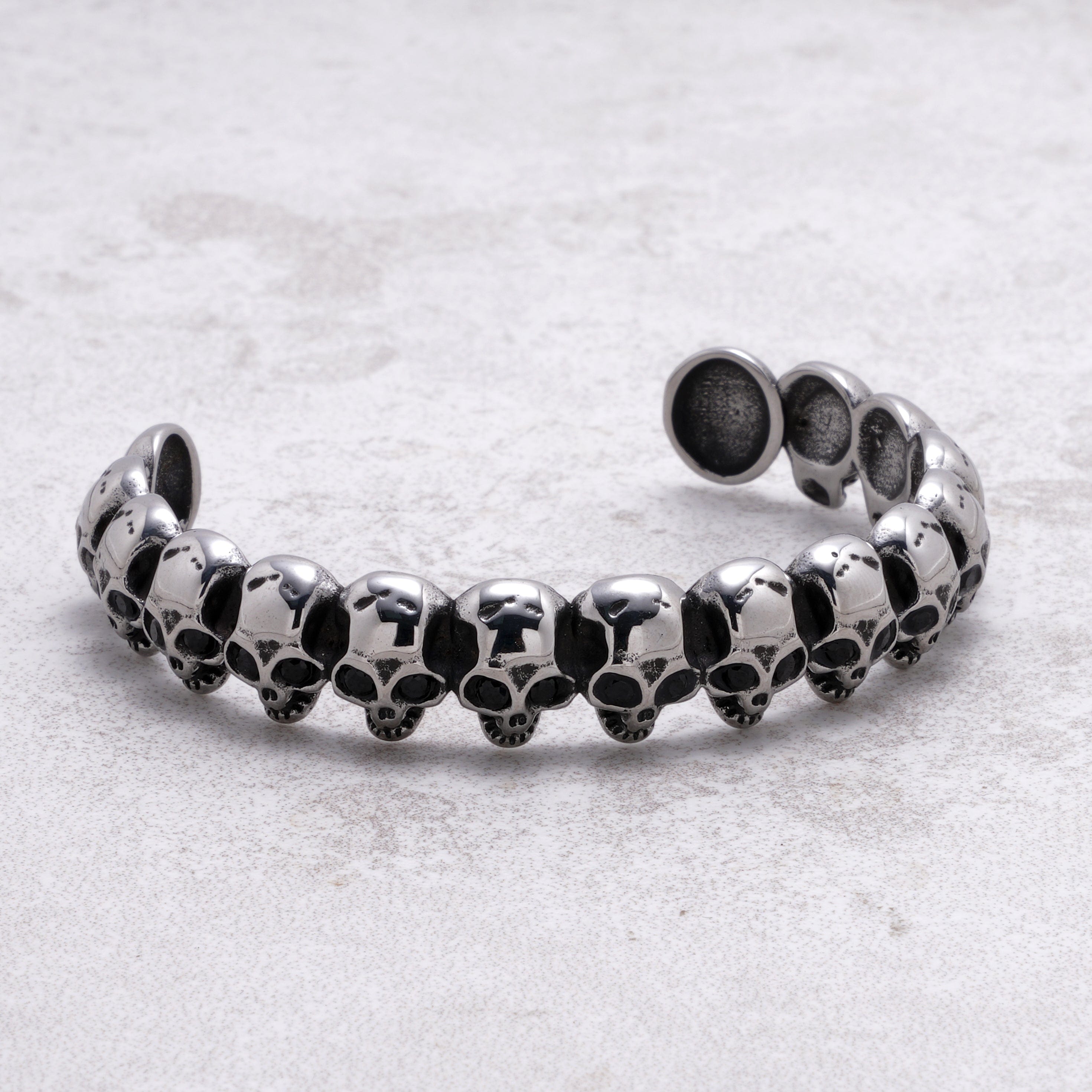 Kalifano Steel Hearts Jewelry Black Eye Skull Steel Hearts Cuff SHC011-S