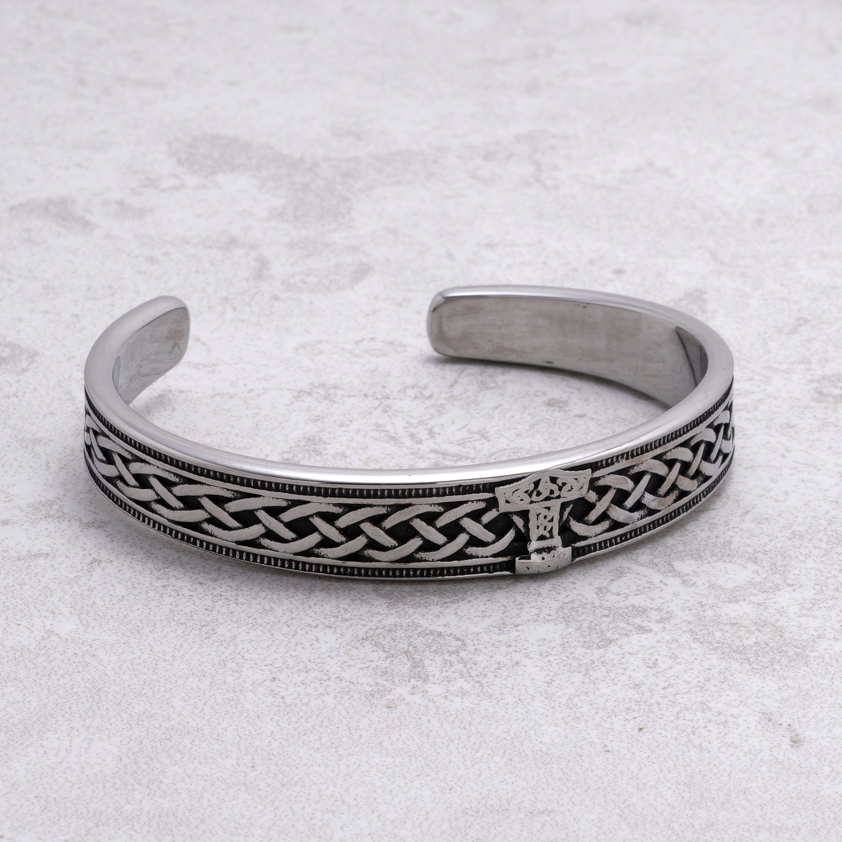 Kalifano Steel Hearts Jewelry Cross Twist Steel Hearts Cuff SHC006-S