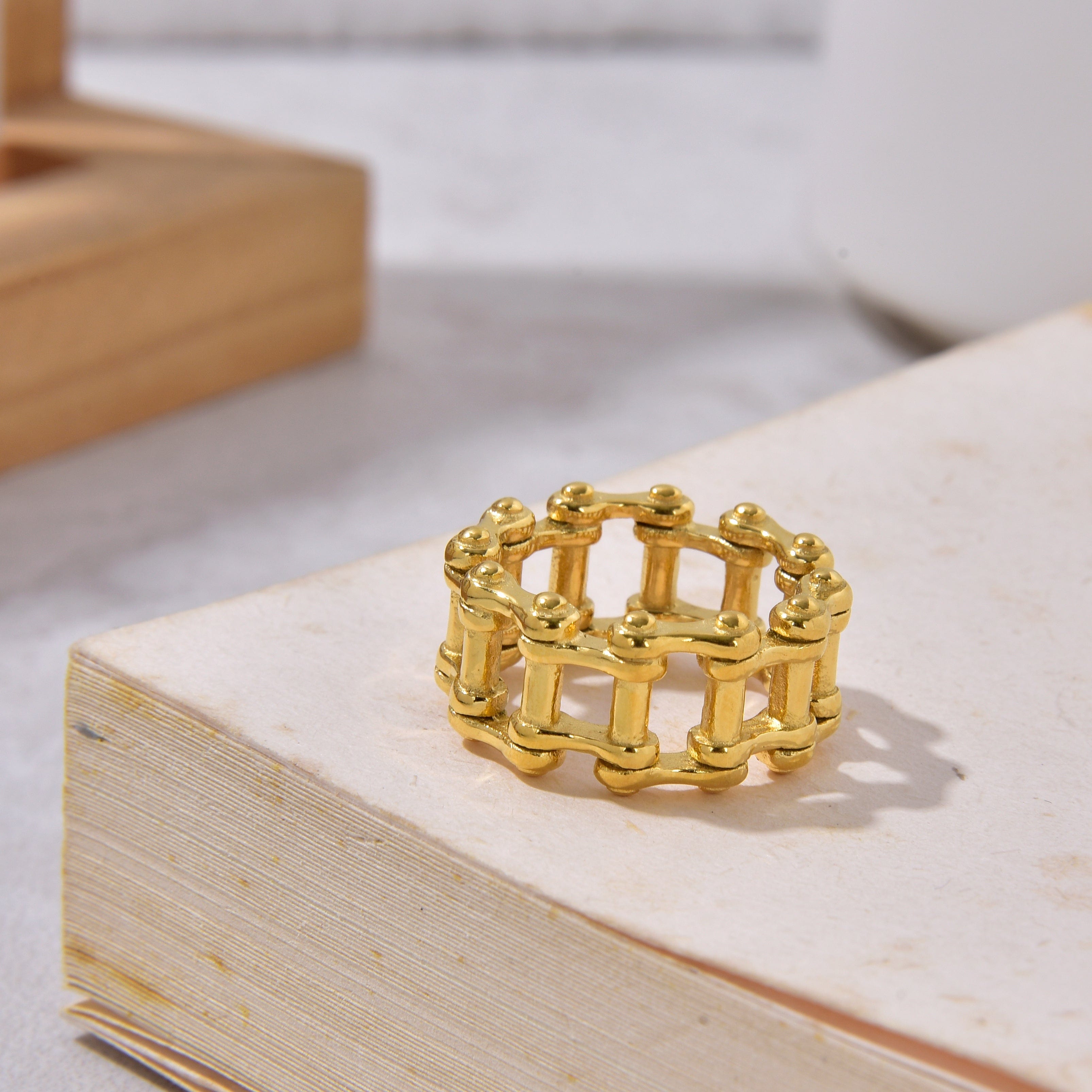 Kalifano Steel Hearts Jewelry Gold Bike Chain Steel Hearts Ring