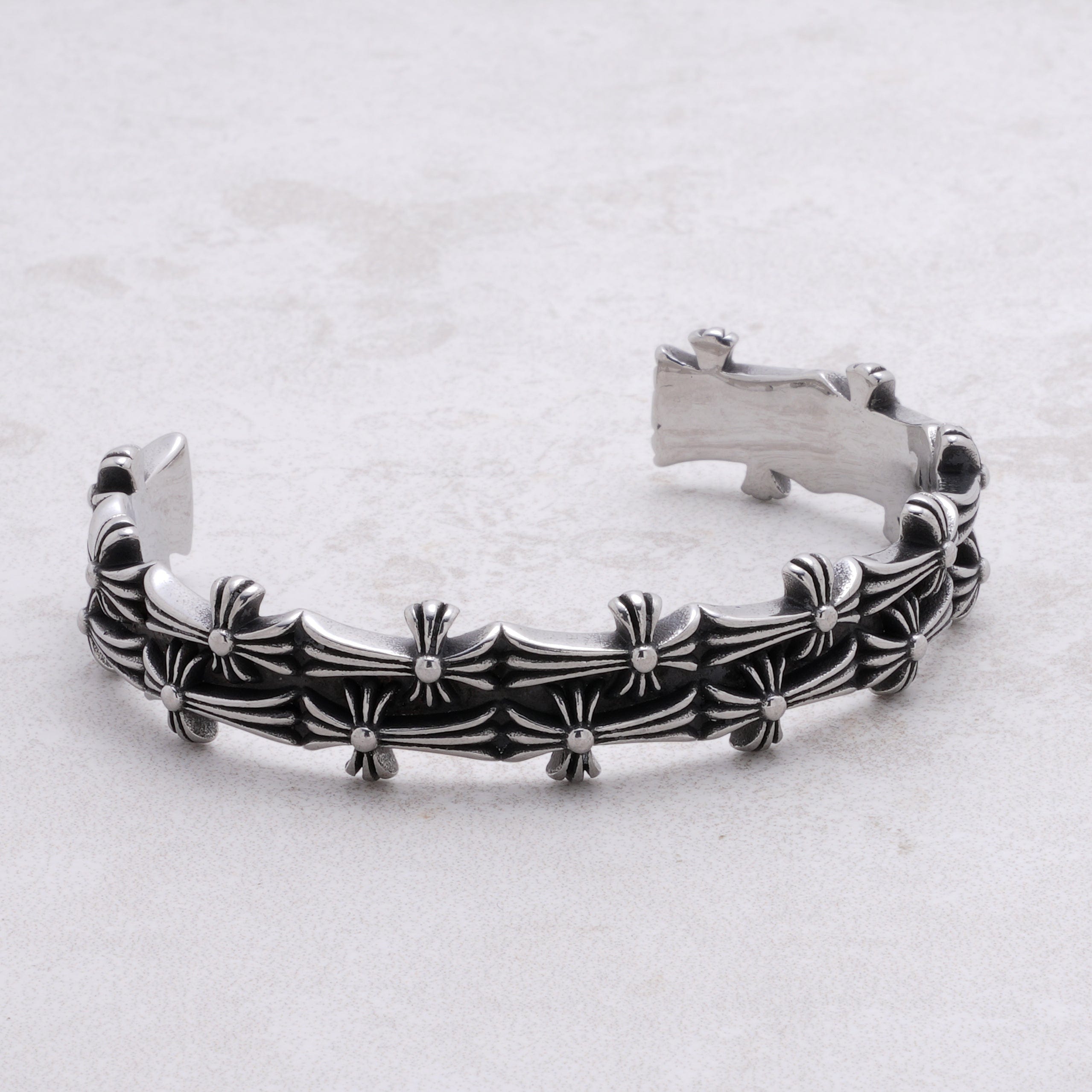 Kalifano Steel Hearts Jewelry Grave Mind Steel Hearts Cuff SHC012-S