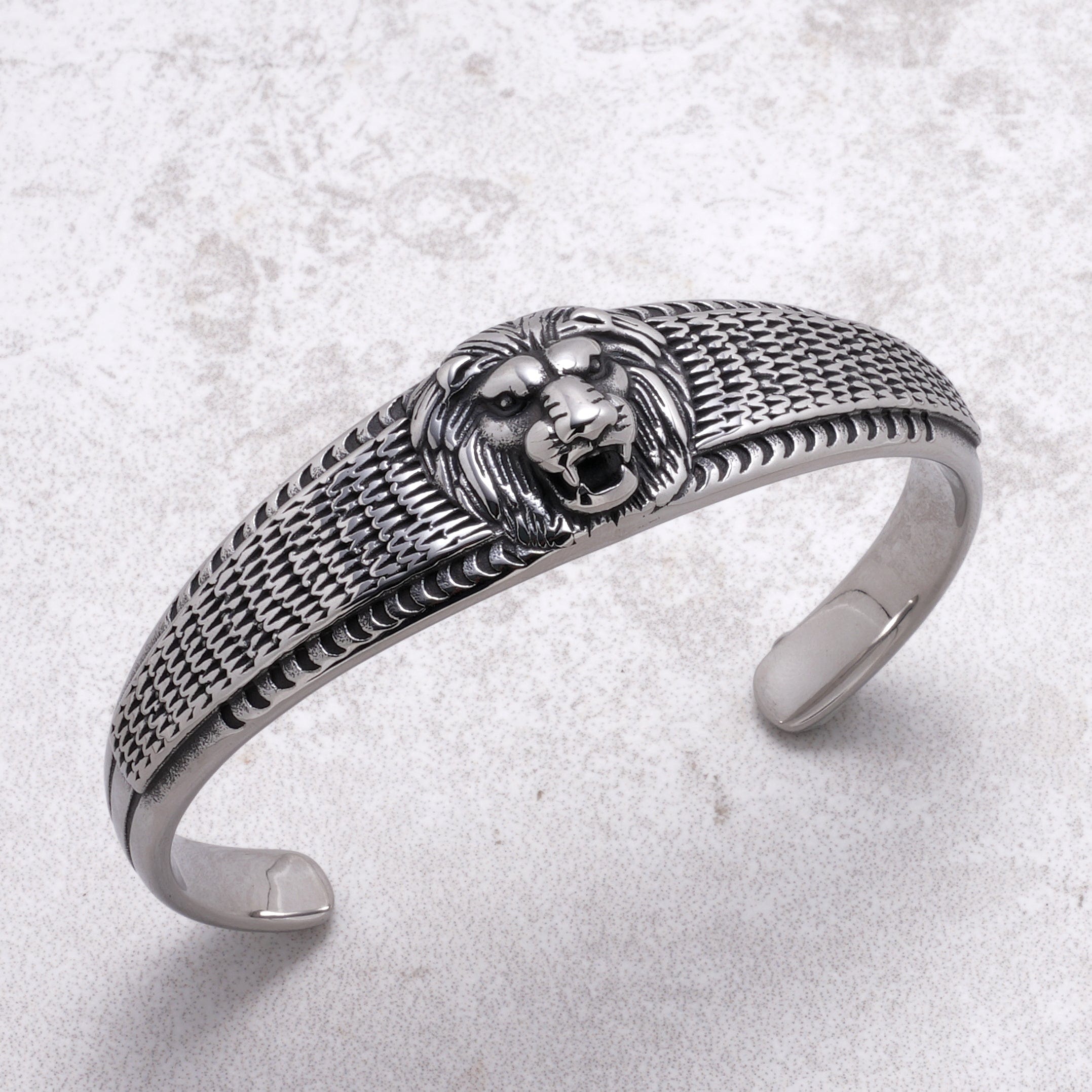 Kalifano Steel Hearts Jewelry Lions Head Steel Heart Cuff SHC010-S