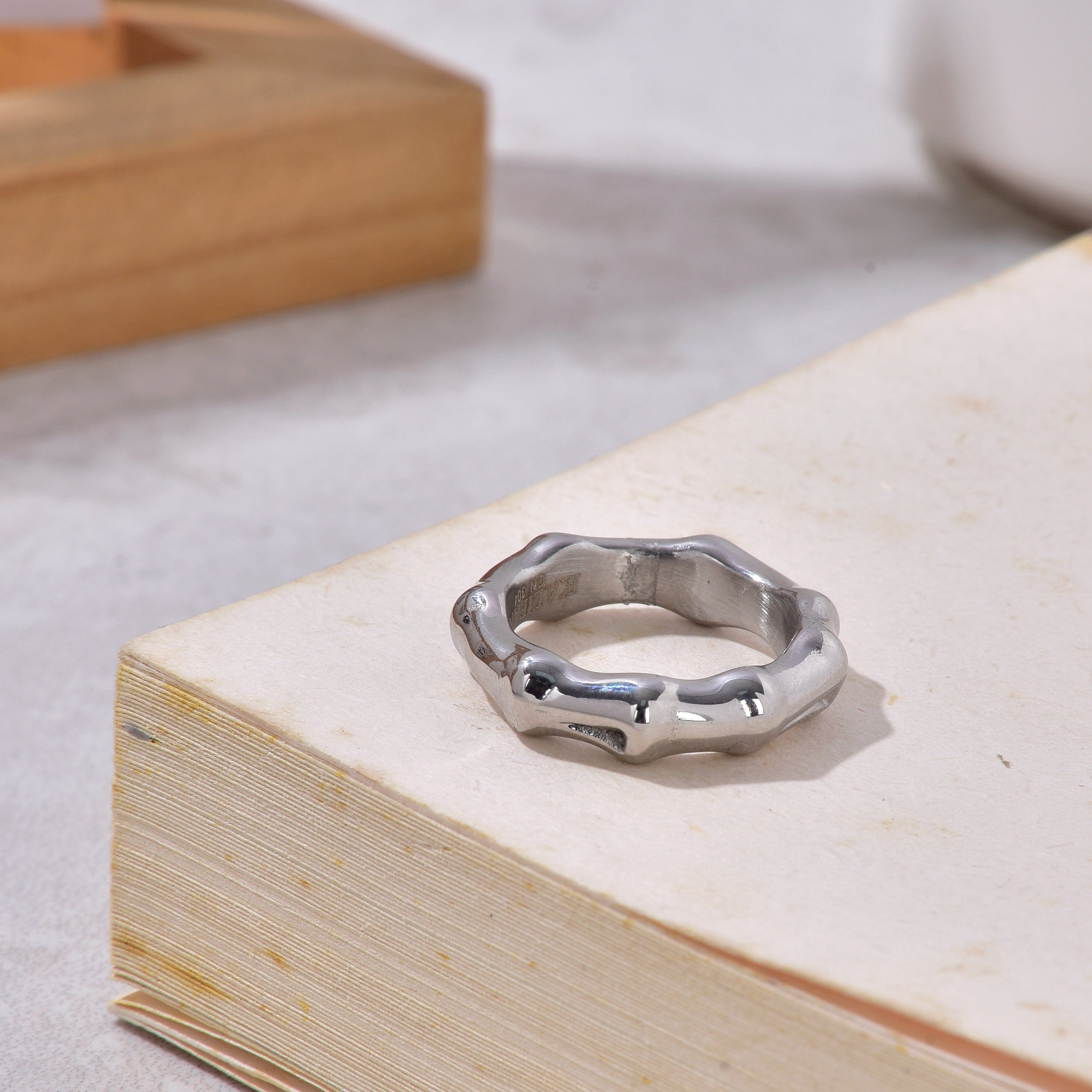 Kalifano Steel Hearts Jewelry Silver Bamboo Joint Steel Hearts Ring