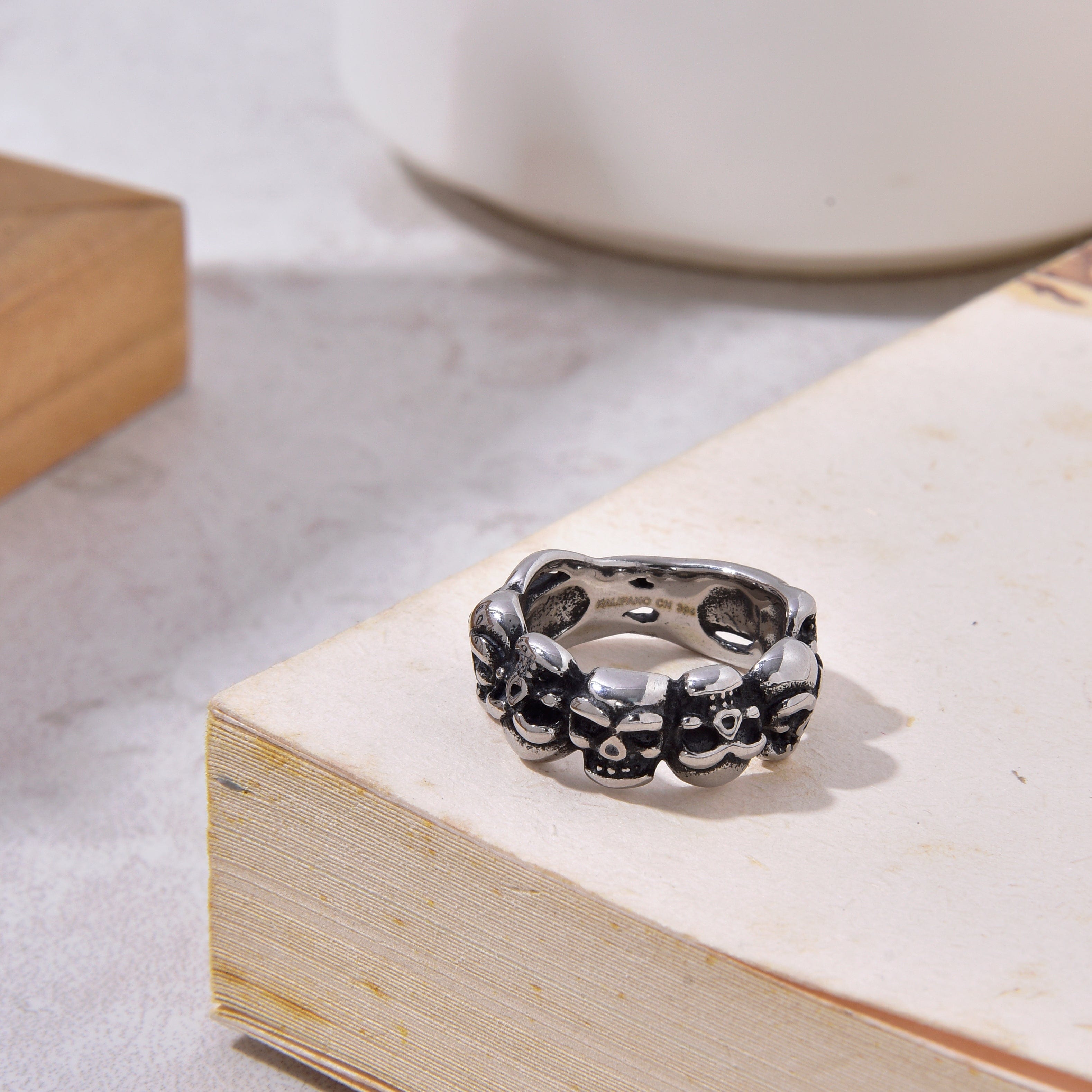 Kalifano Steel Hearts Jewelry Silver Punk hip-hop Skull Steel Hearts Ring