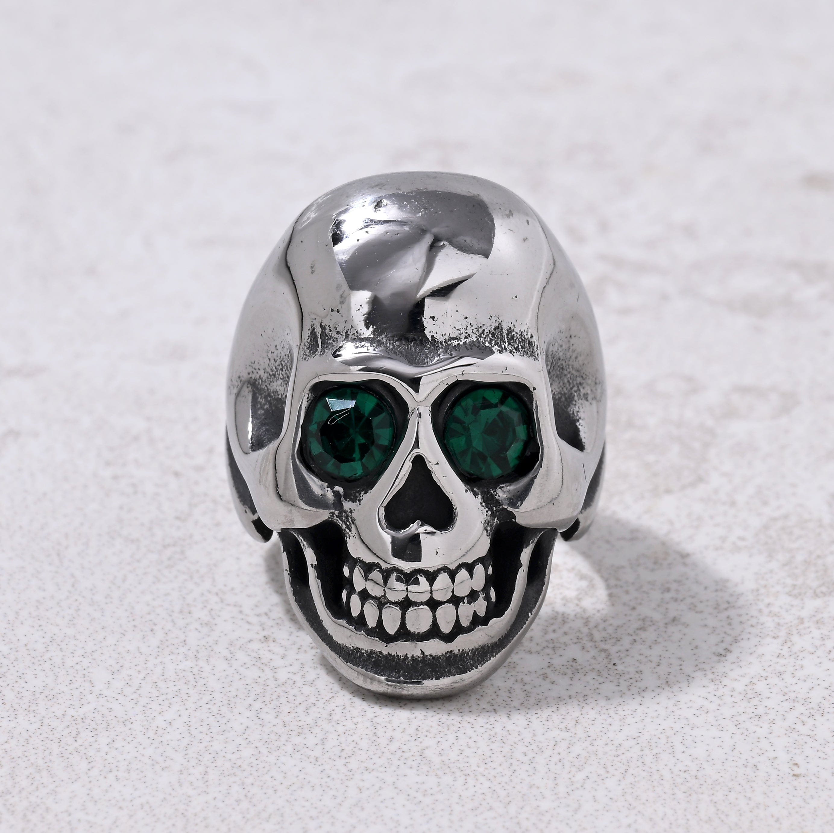 Kalifano Steel Hearts Jewelry Silver Punk Skull Emerald Glass Ring
