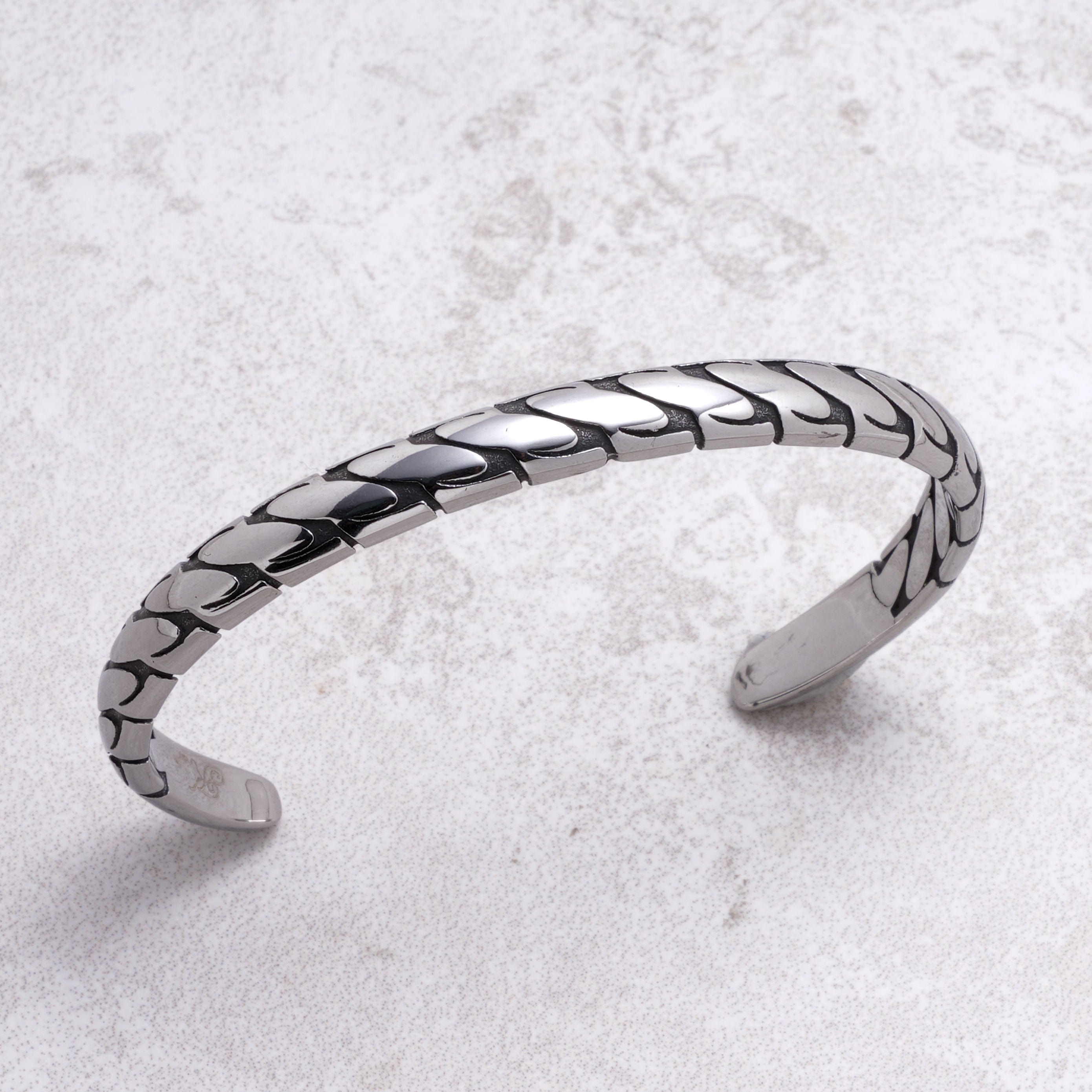 Kalifano Steel Hearts Jewelry Twisted Rope Steel Hearts Cuff SHC008-S