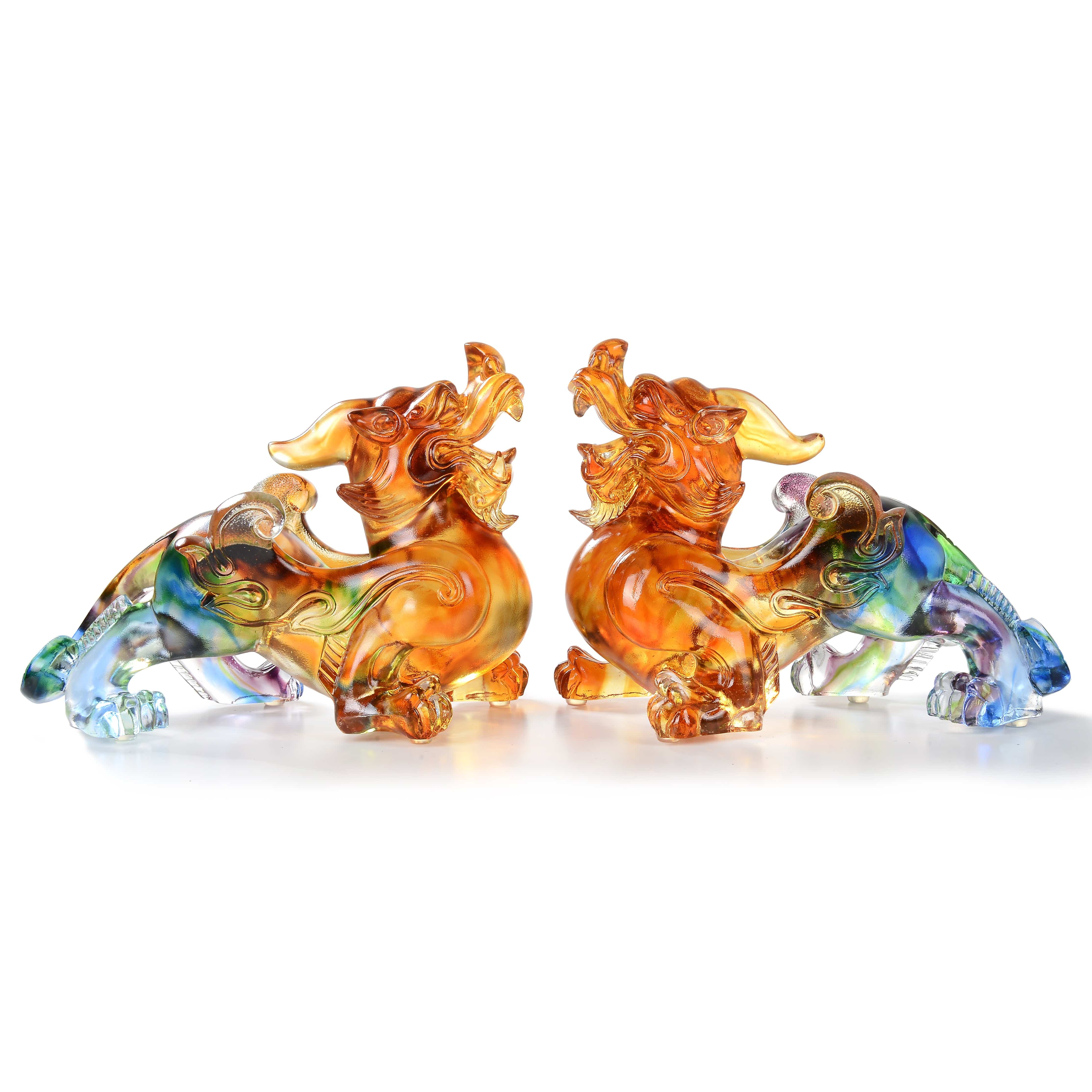 Kalifano Crystal Carving Protective Foo Dog Crystal Carving Pair - A Symbol of Good Luck and Protection CR3000-PIS