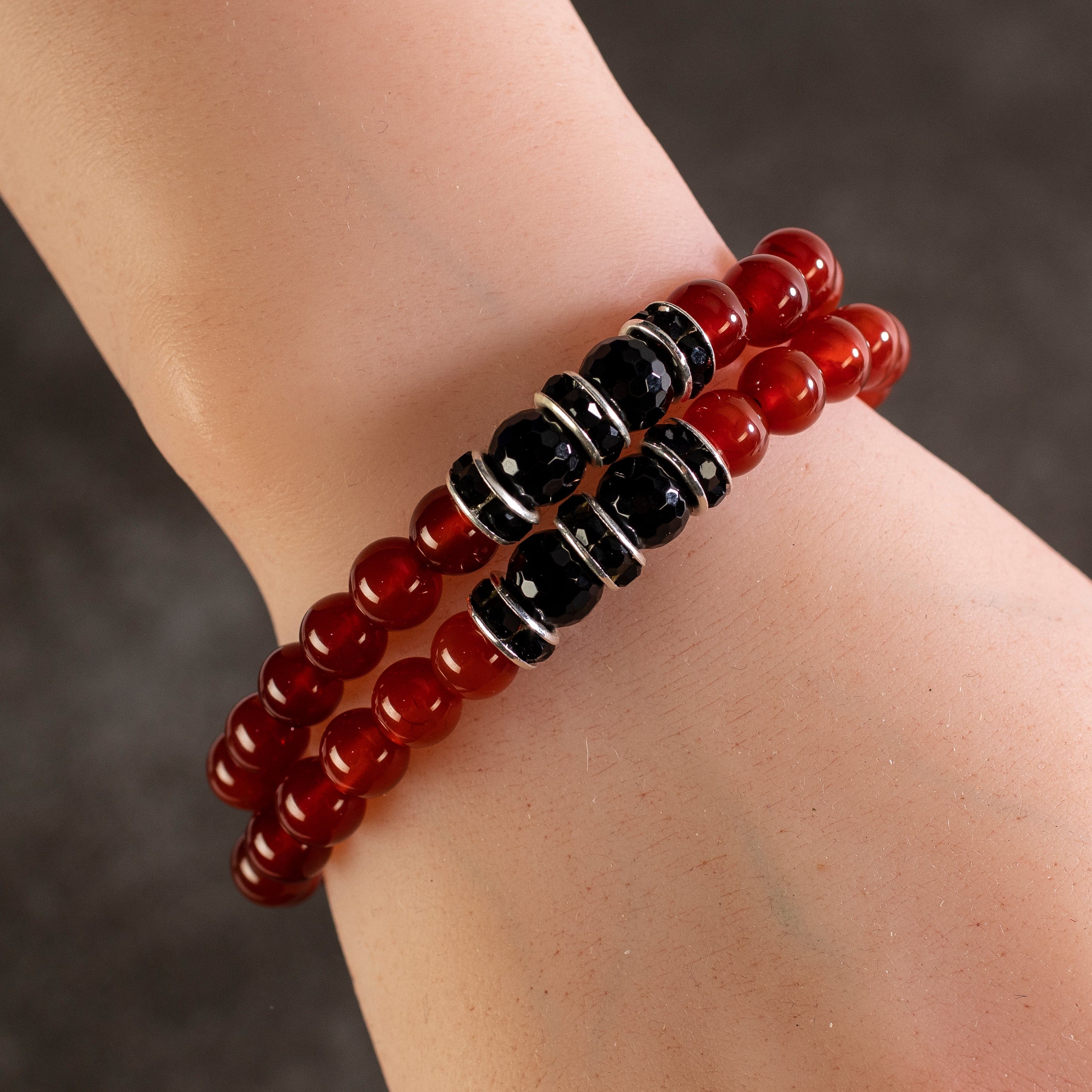 Kalifano Gemstone Bracelets Carnelian 8mm Beads with Black Agate and Black and Silver Accent Beads Double Wrap Elastic Gemstone Bracelet WHITE-BGI2-039