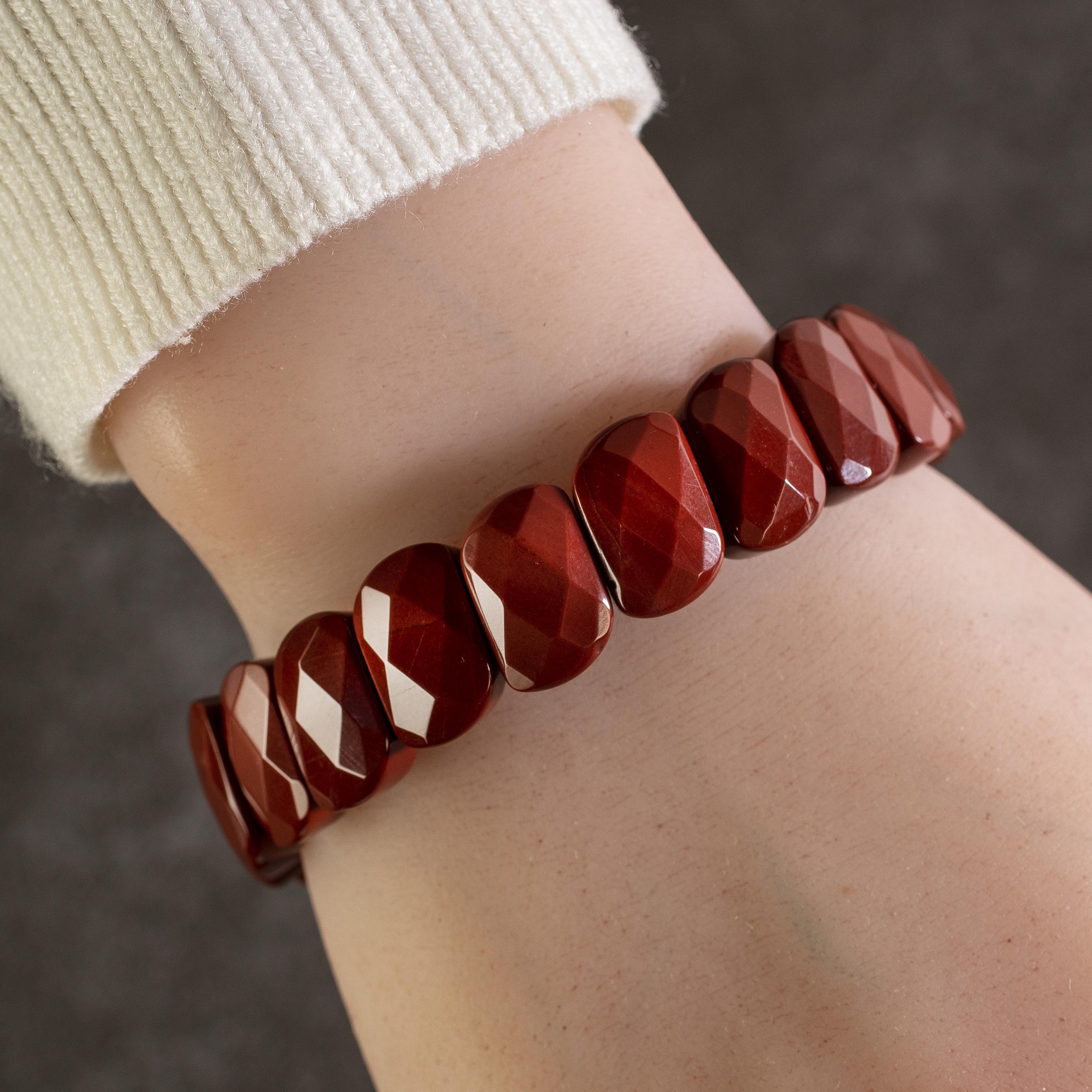 Kalifano Gemstone Bracelets Diagonal Faceted Carnelian Gemstone Elastic Bracelet RED-BGP-017