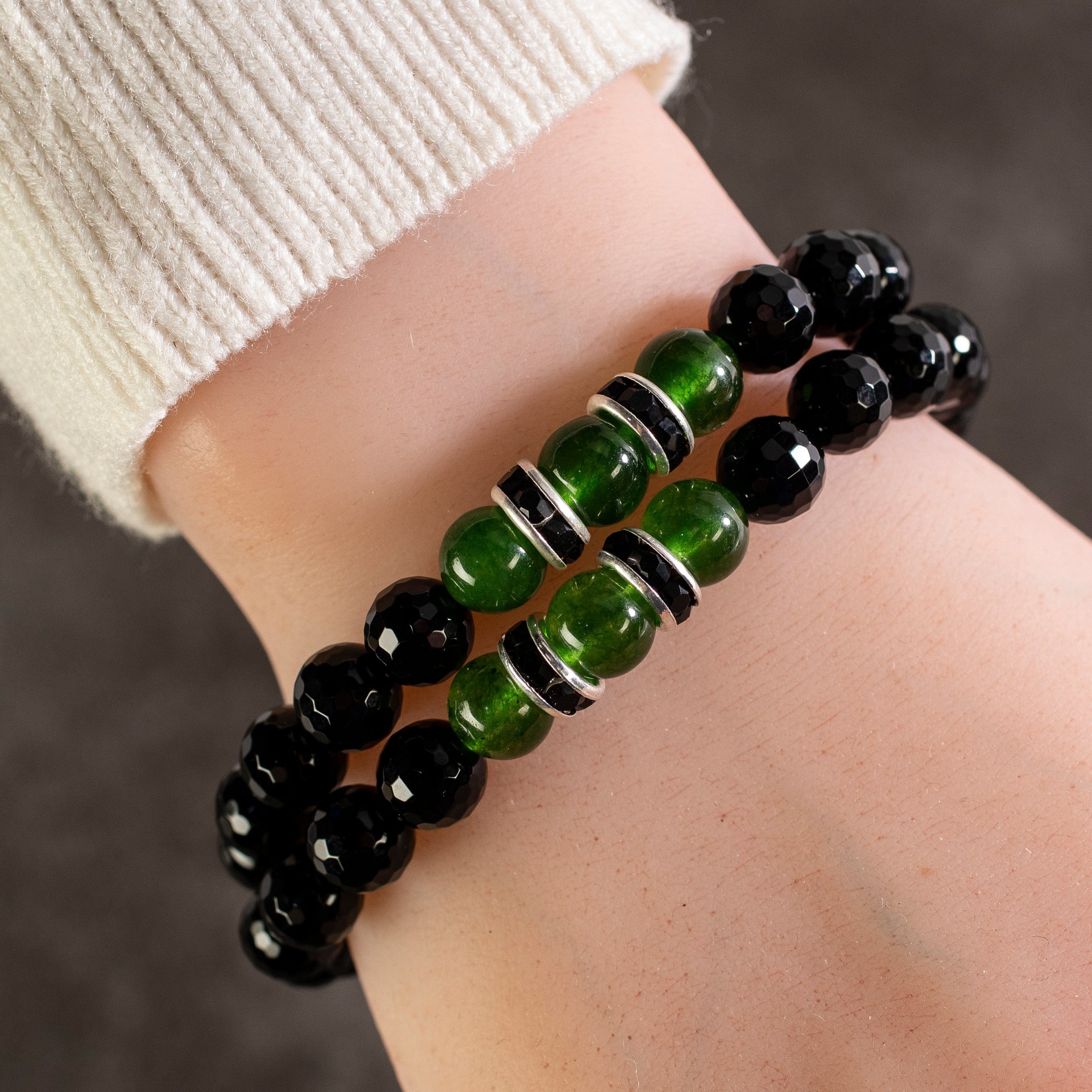 Kalifano Gemstone Bracelets Faceted Black Agate 8mm Beads with Aventurine and and Black and Silver Accent Beads Double Wrap Elastic Gemstone Bracelet WHITE-BGI2-037