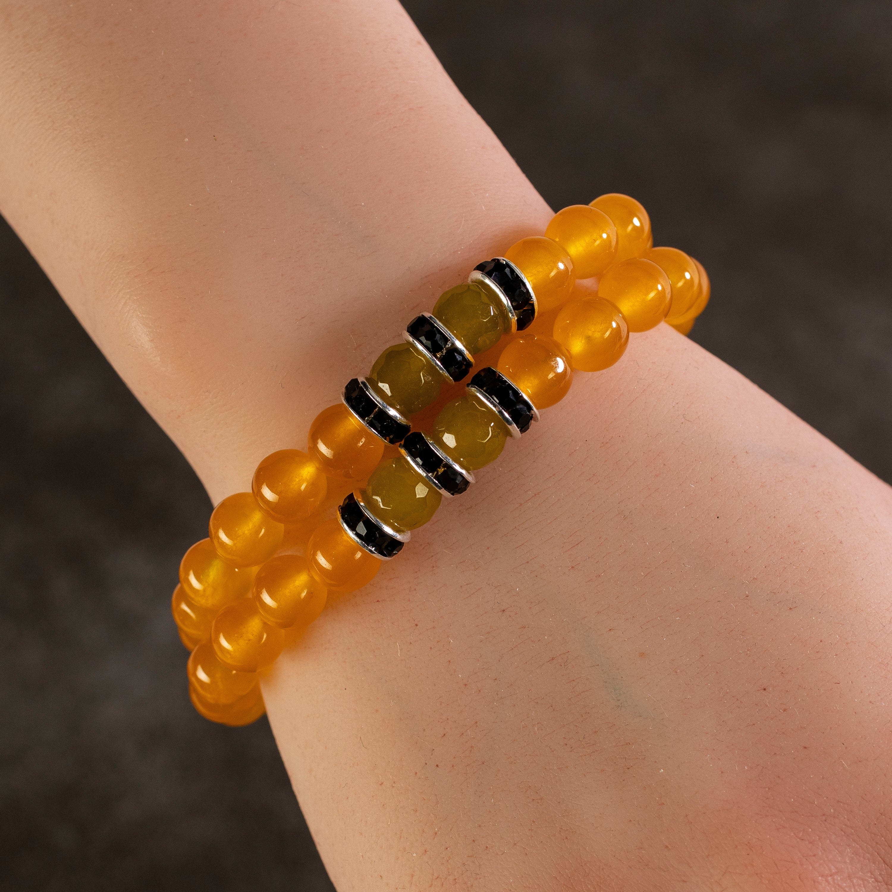 Kalifano Gemstone Bracelets Yellow Agate 8mm Beads with Green Agate and Black and Silver Accent Beads Double Wrap Elastic Gemstone Bracelet WHITE-BGI2-027