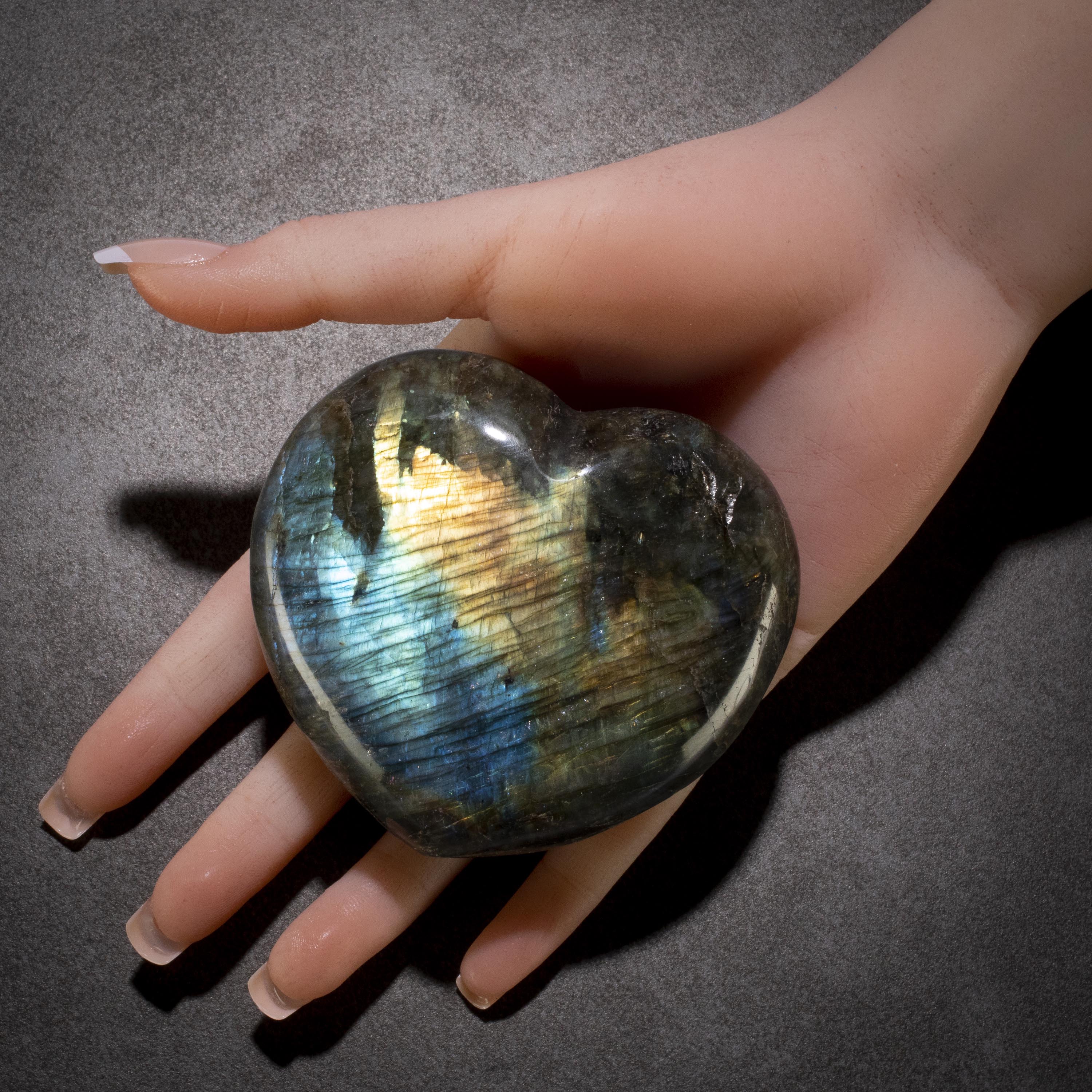 KALIFANO Labradorite Labradorite Gemstone Heart Carving 300g / 3.5in. GH300-LB