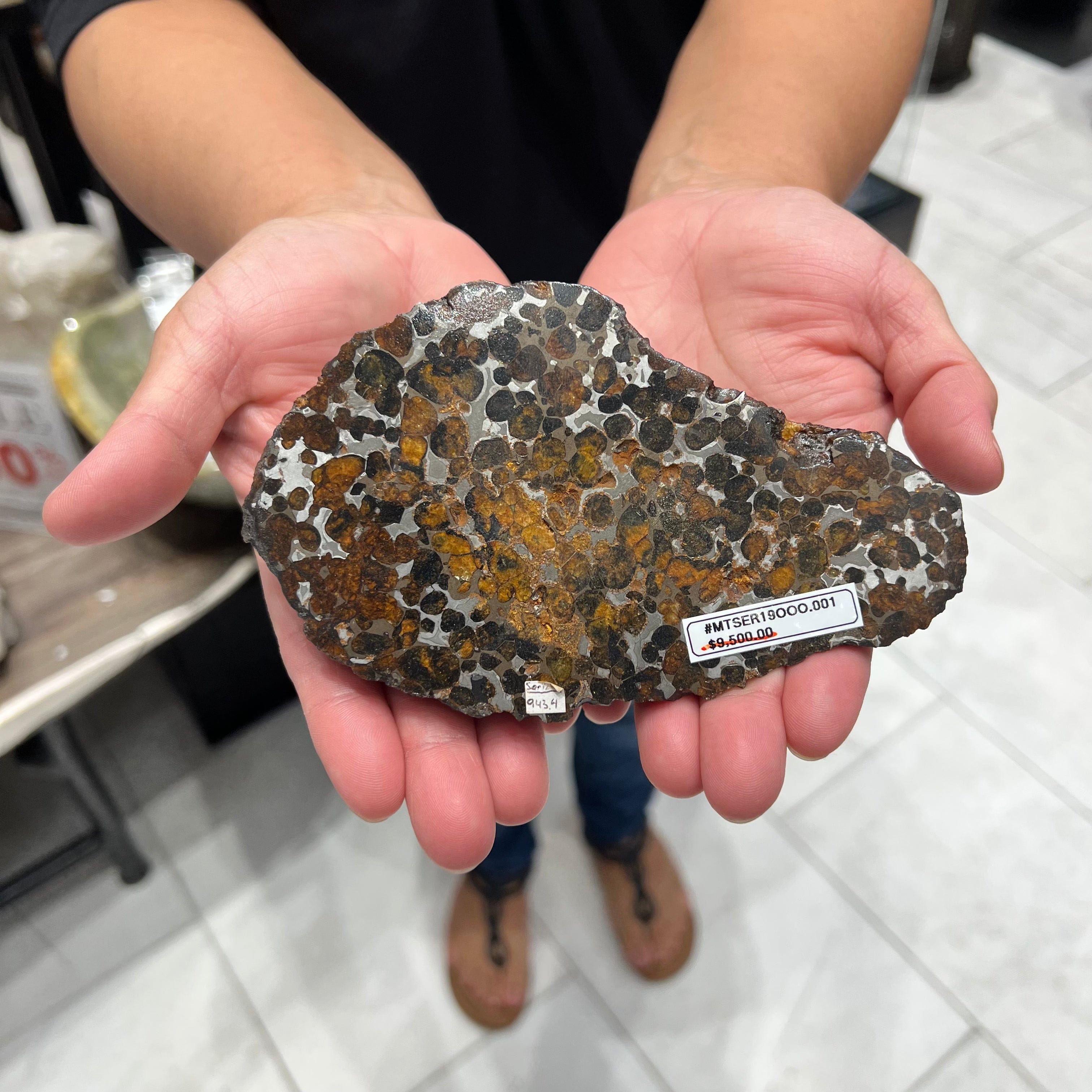 Kalifano Meteorites Sericho Pallasite Iron Meteorite - 943 gramsFound in 2016 - Kenya - TKW: 2,800 kg MTSER19000.001