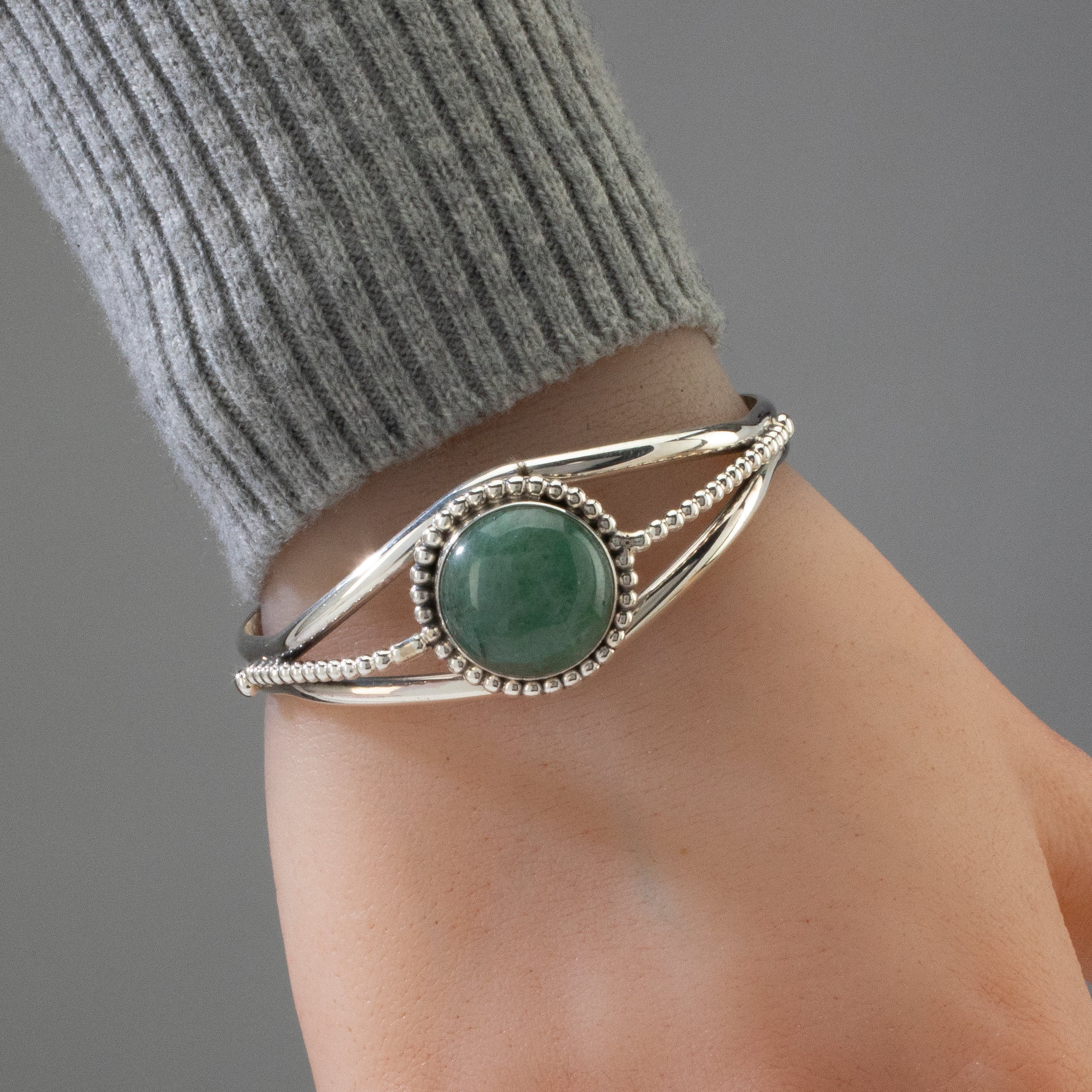 Russell Sam Green Aventurine Round Navajo USA Native American Made 925 Sterling Silver Cuff