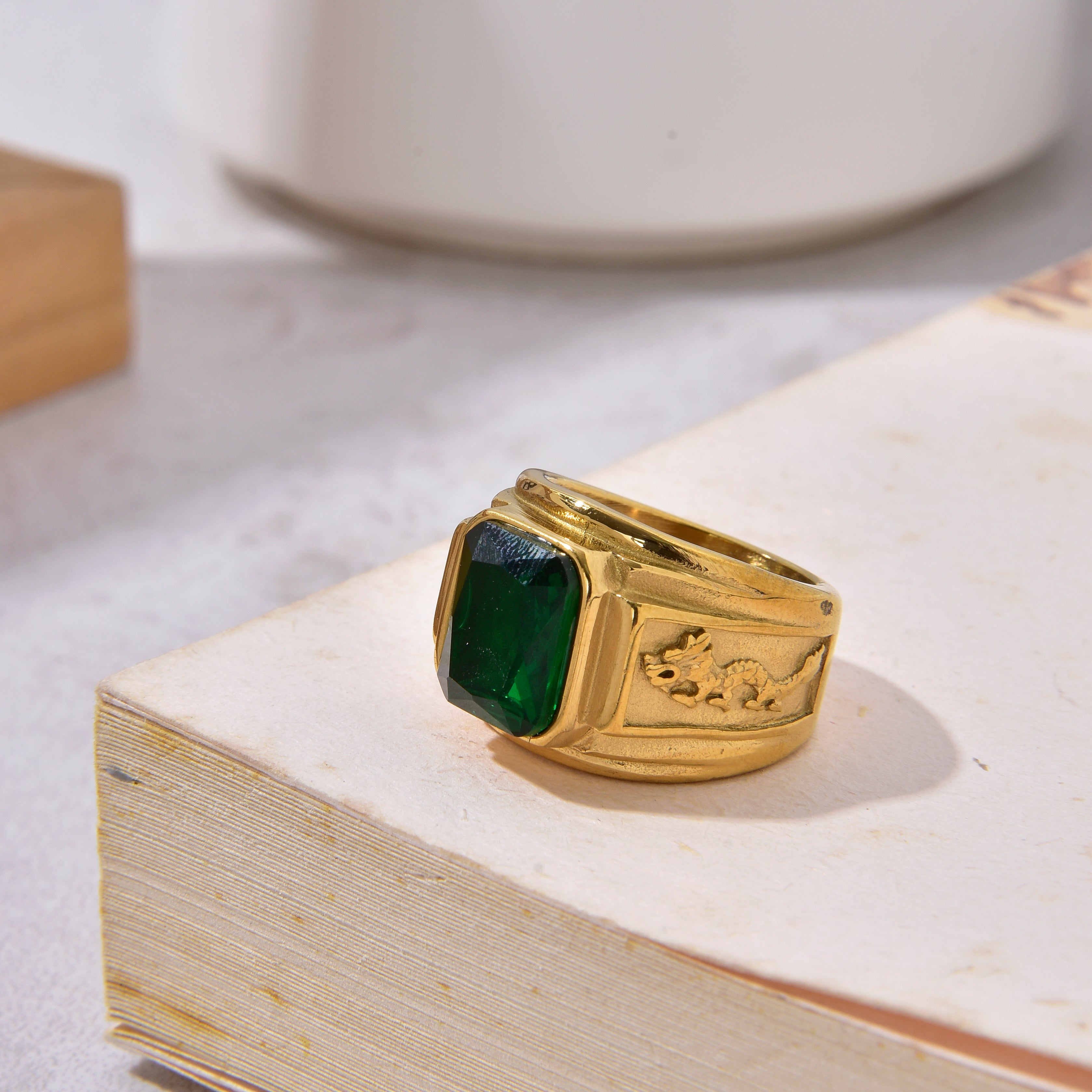 Gold Viking Dragon syn Emerald Steel Hearts Ring