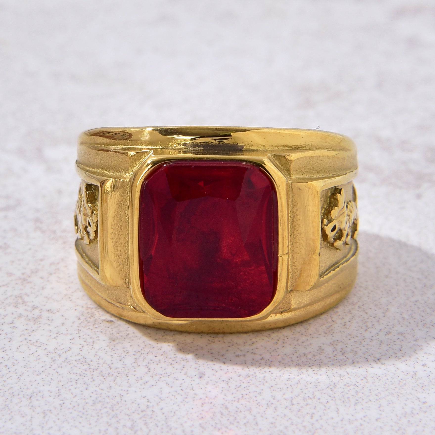 Gold Viking Dragon syn Ruby Steel Hearts Ring