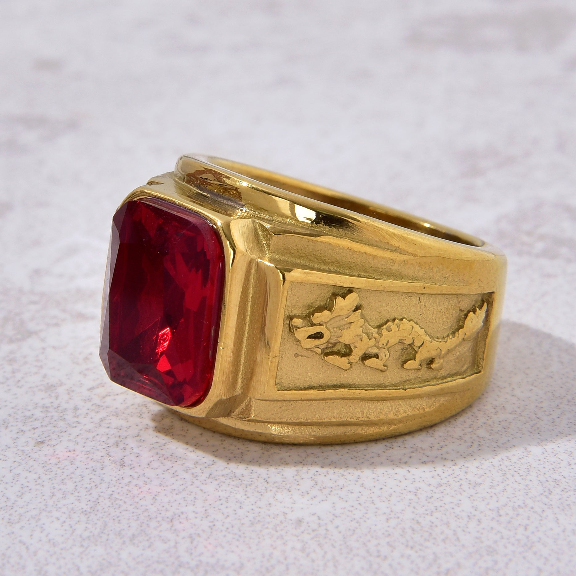 Gold Viking Dragon syn Ruby Steel Hearts Ring