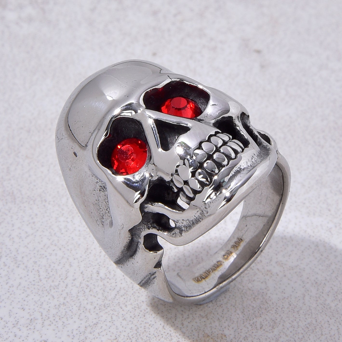 Silver Punk Skull syn Ruby Steel Hearts Ring