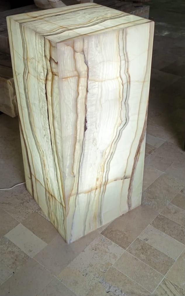 Nacar Light Tower - 46 x 46 x 100 cm - Bill Brennan