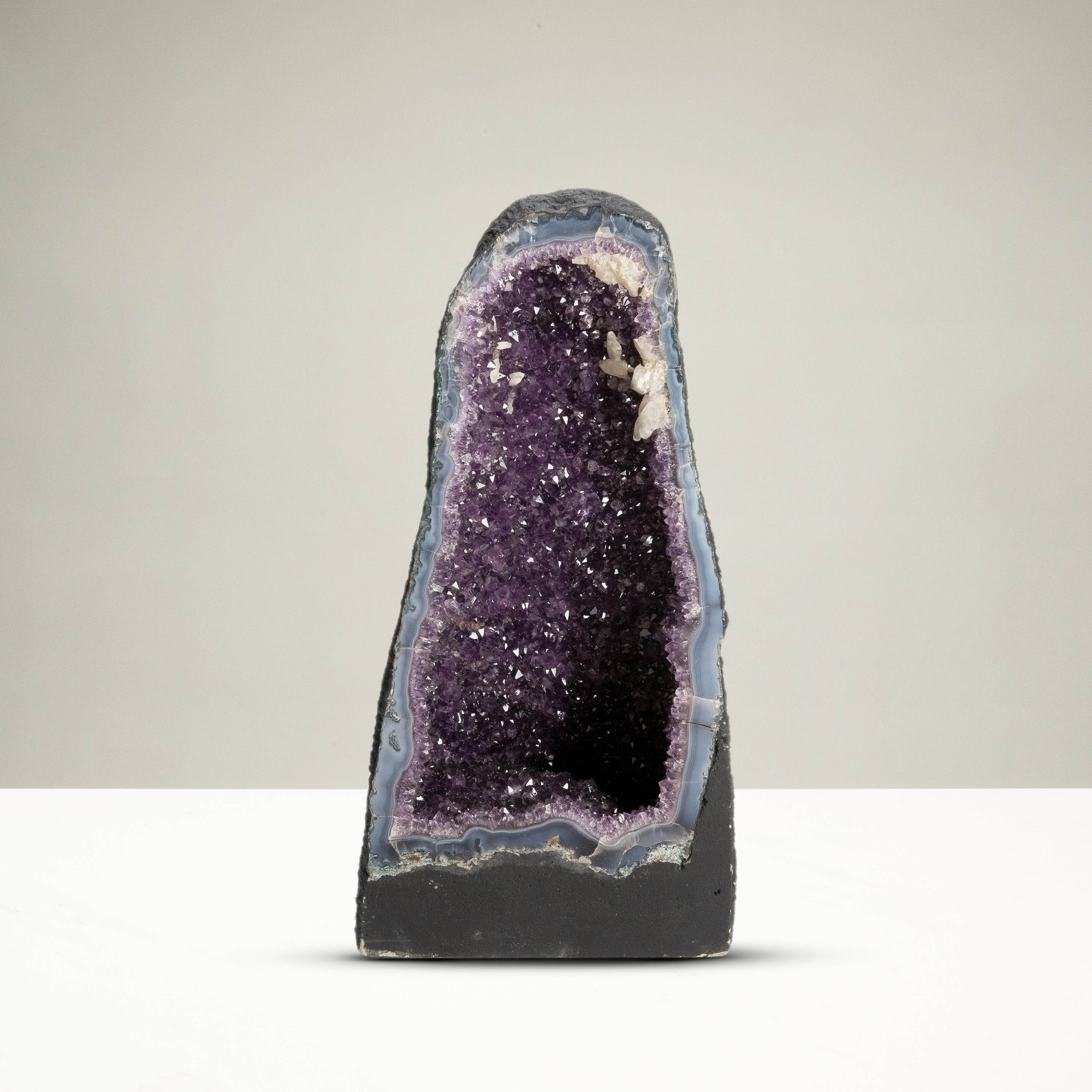 Kalifano Amethyst Amethyst Geode Cathedral - 27" / 119 lbs BAG18000.007