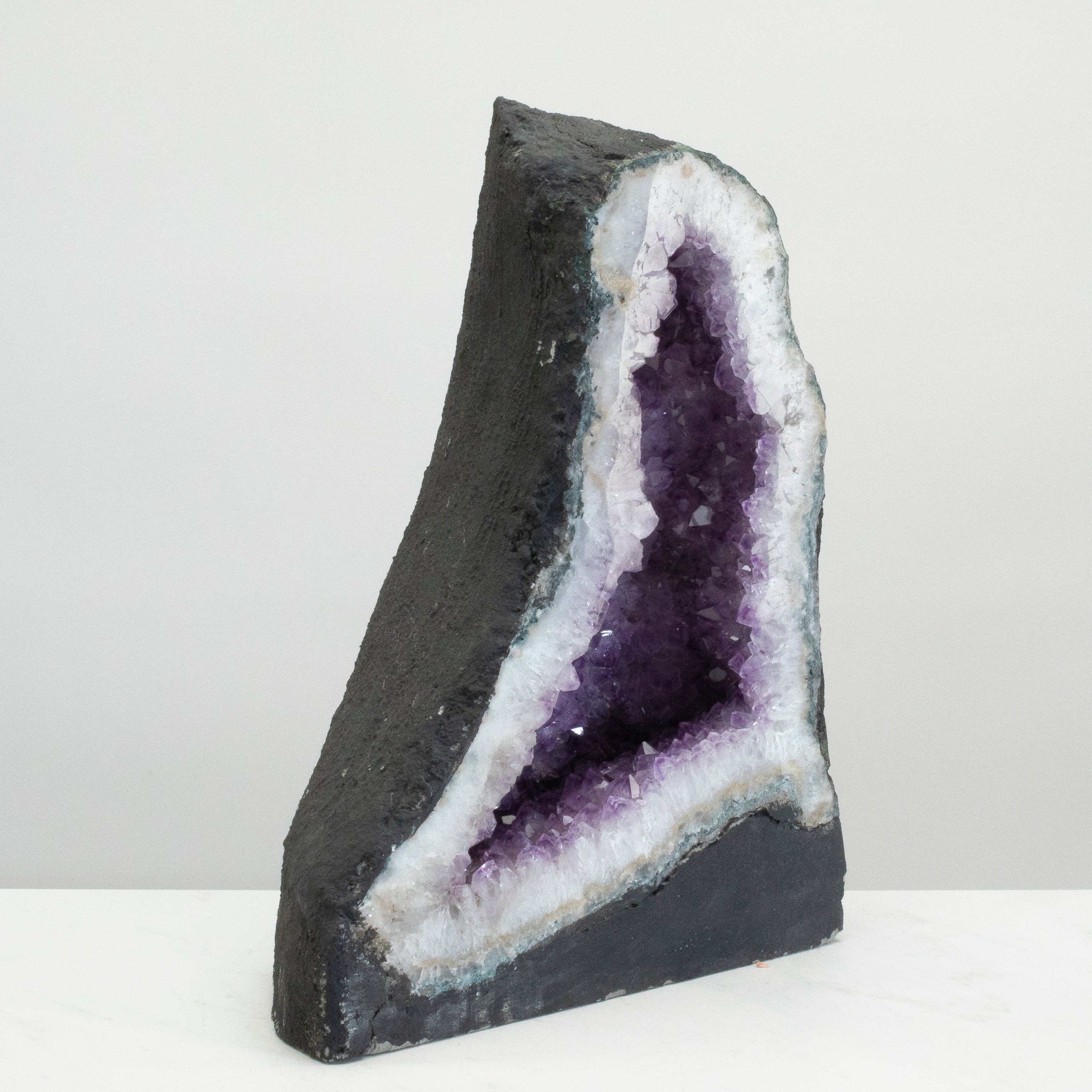 Kalifano Amethyst Amethyst Geode Cathedral from Brazil - 15.5" / 34.1 lbs BAG4800.010