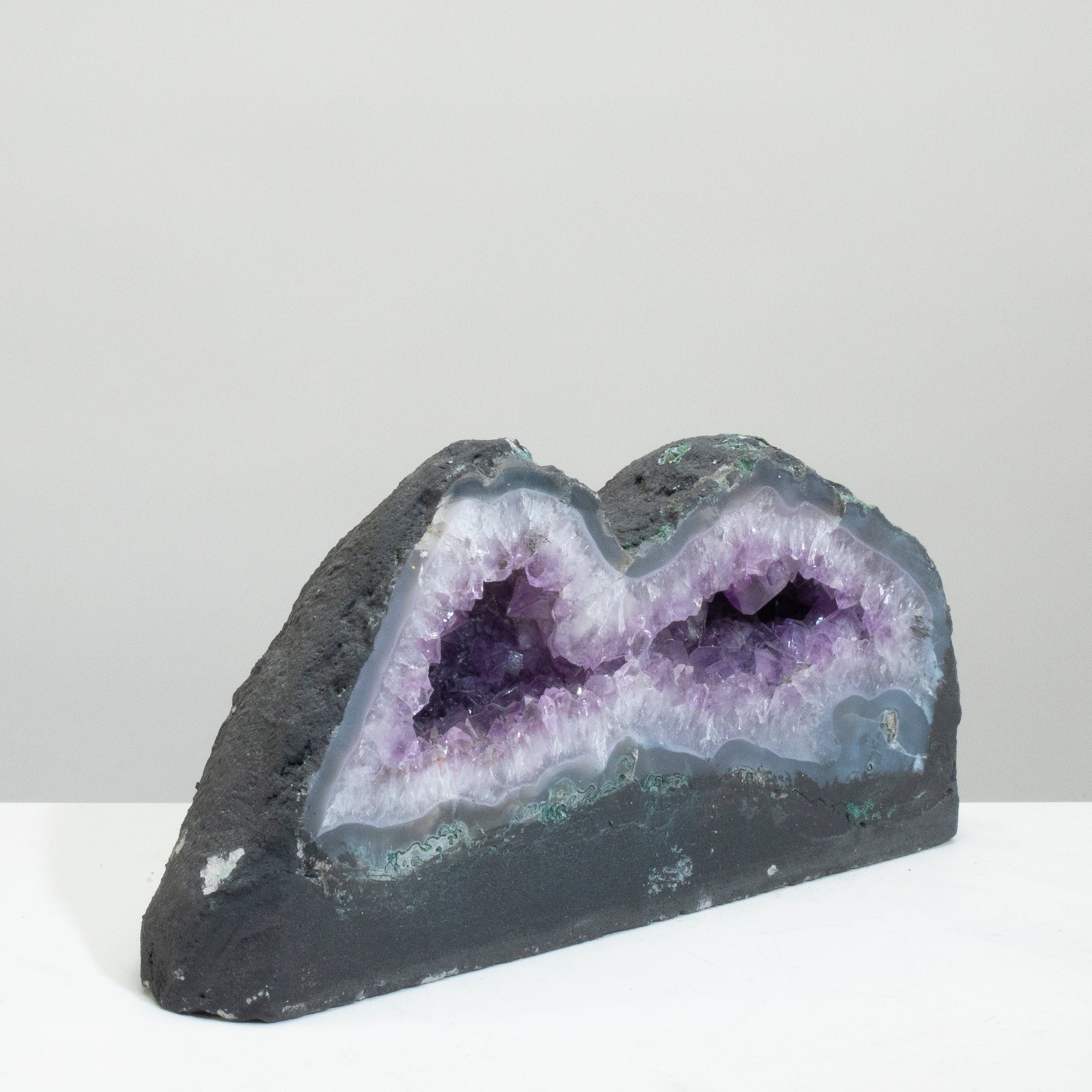 Kalifano Amethyst Amethyst Geode Cathedral from Brazil - 6" / 12.8 lbs BAG2000.010