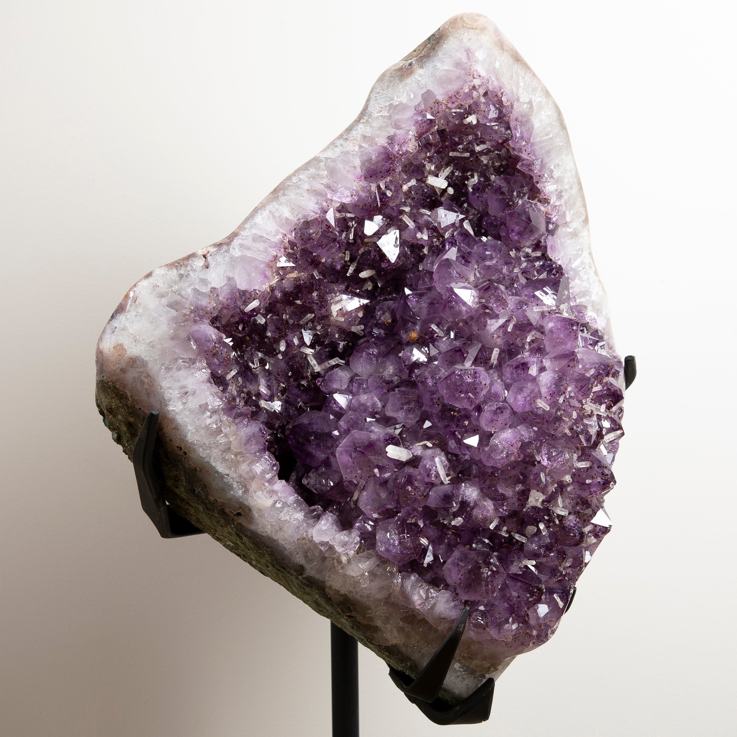 Kalifano Amethyst Amethyst Geode from Brazil on Custom Stand- 42" / 89 lbs BAG7600.003