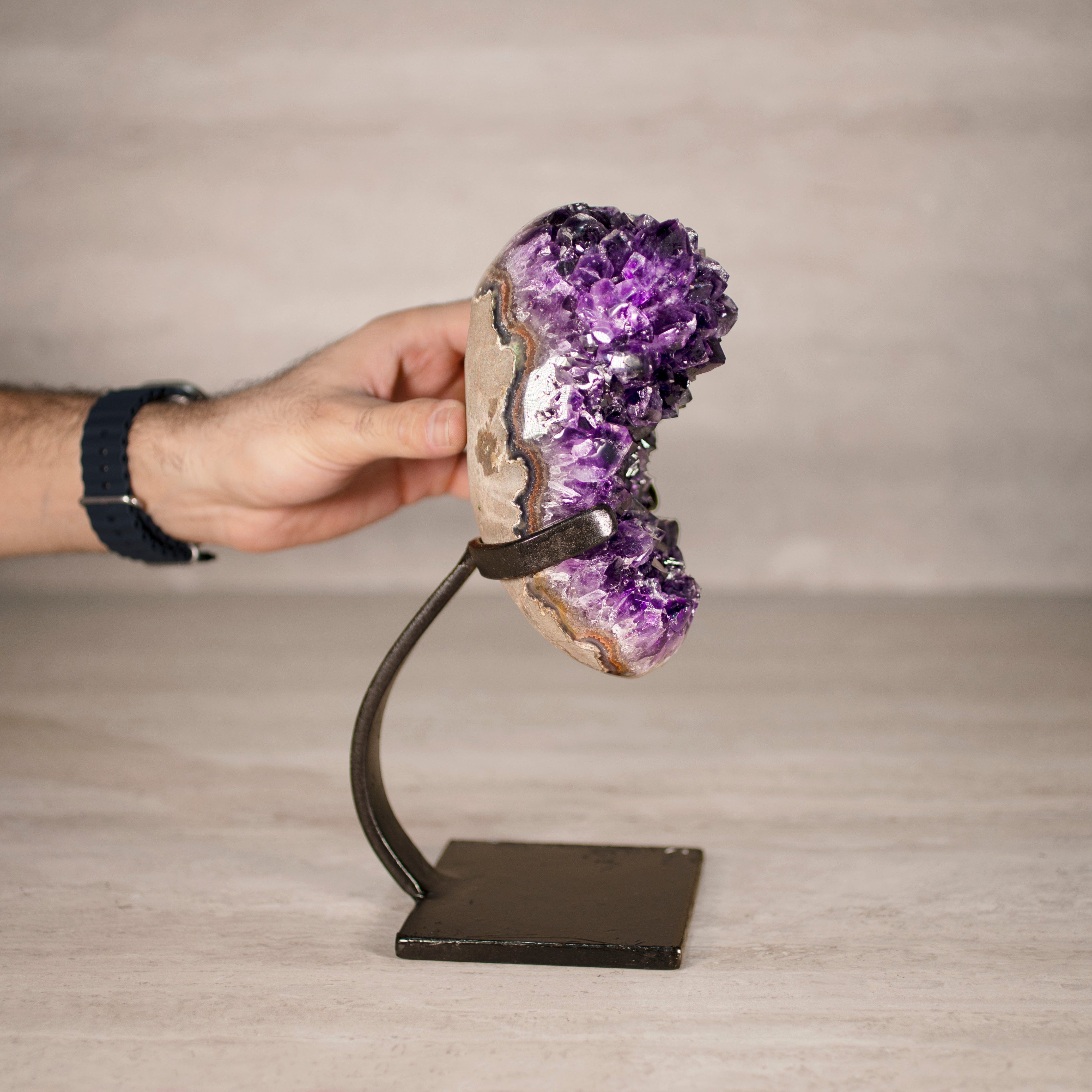 Kalifano Amethyst Amethyst Geode on Custom Stand from Uruguay - 10.5 in / 6.5 lbs UAG2900.019