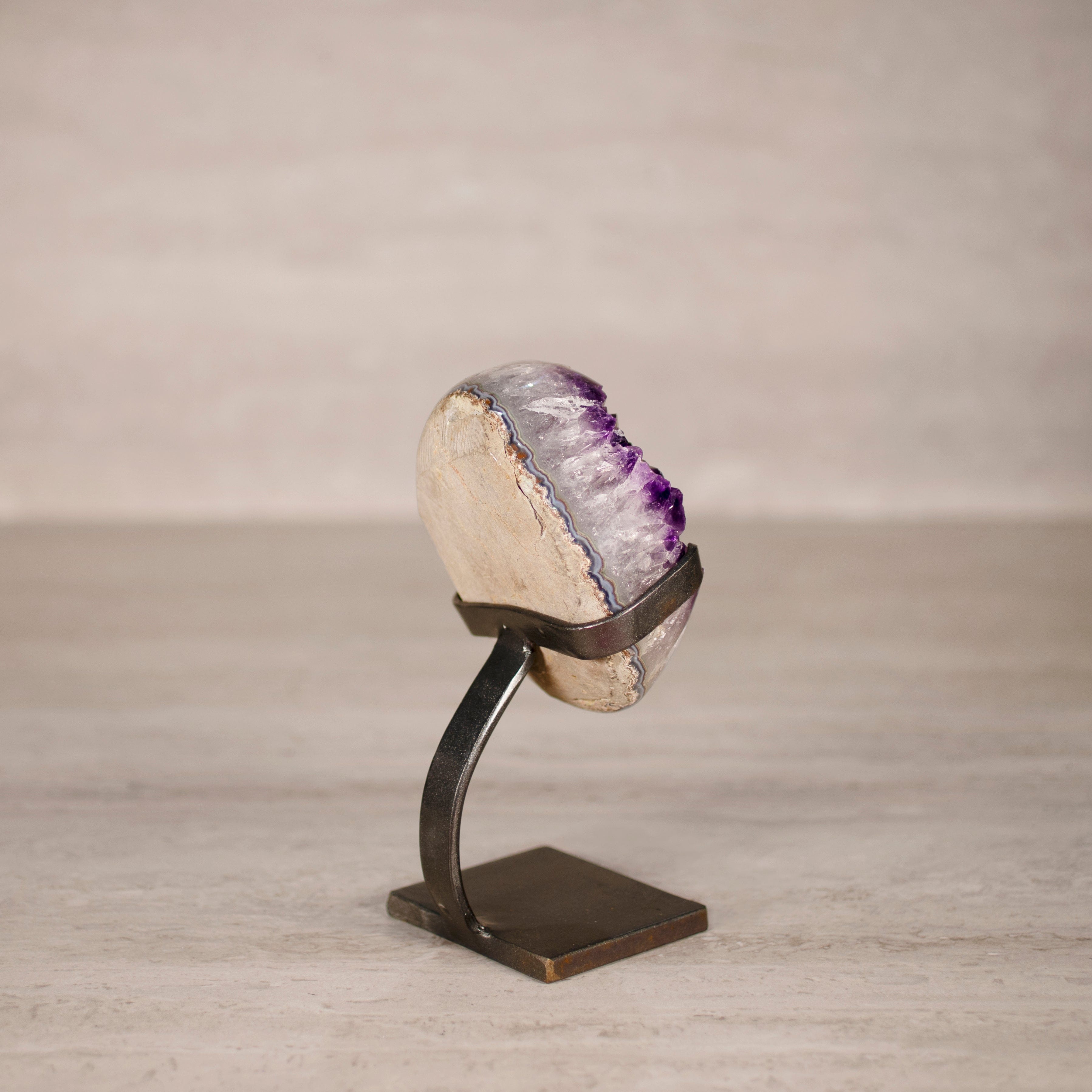 Kalifano Amethyst Amethyst Geode on Custom Stand from Uruguay - 7.4 in / 2.5 lbs UAG1200.048