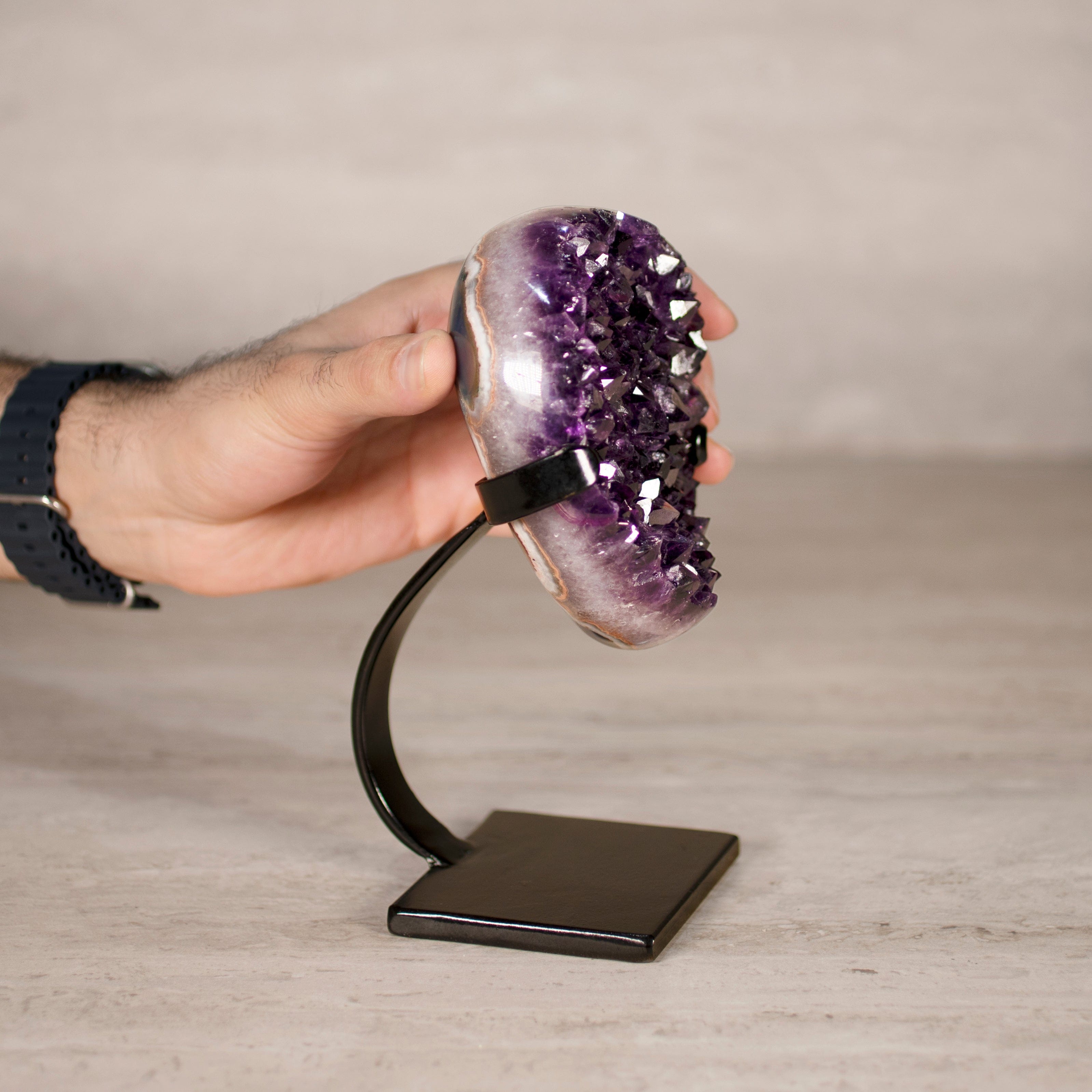 Kalifano Amethyst Amethyst Geode on Custom Stand from Uruguay - 7.5 in / 3.5 lbs UAG1600.029